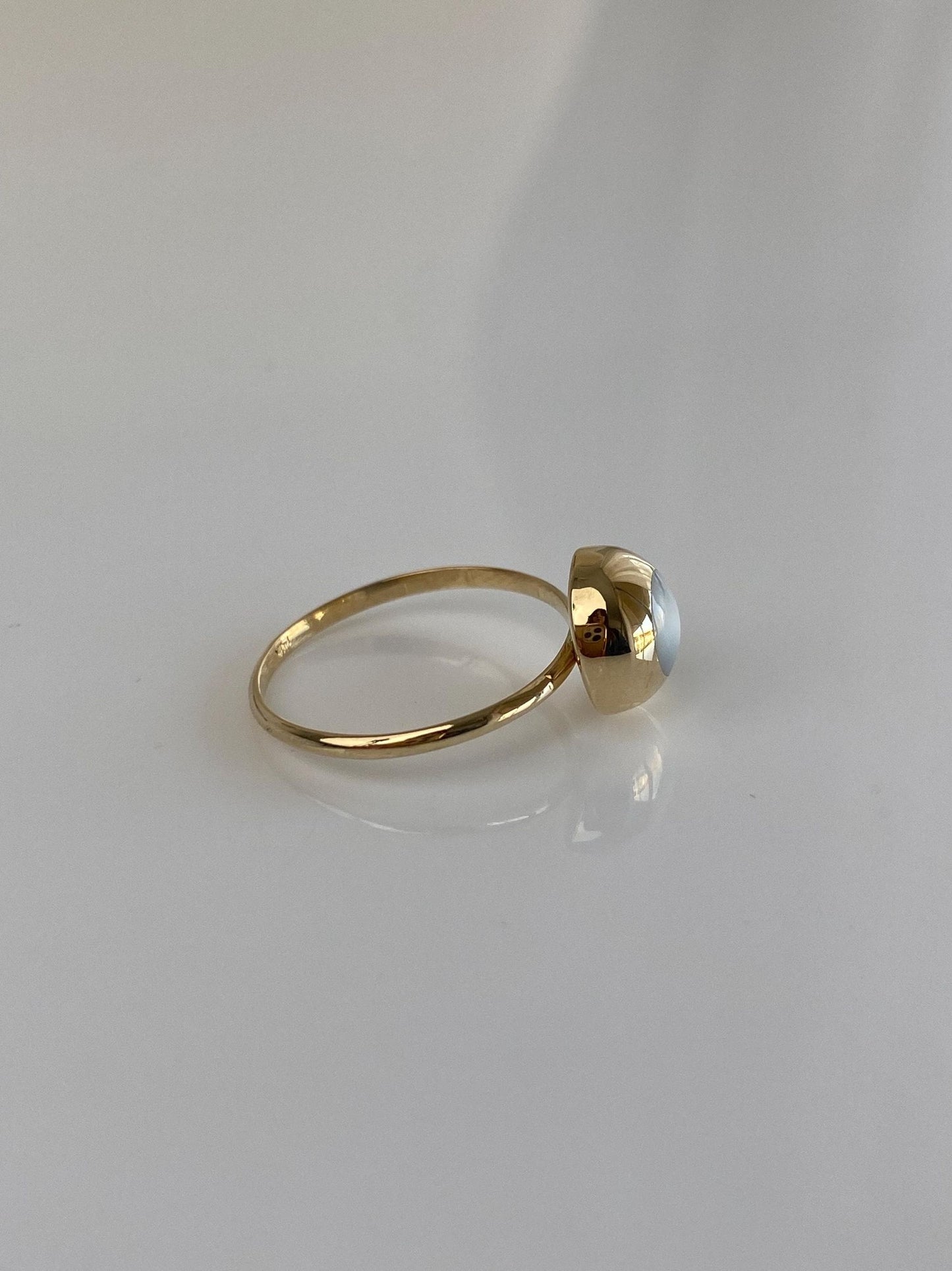 Vintage 14k Yellow Gold White Moonstone Ring - Size 4