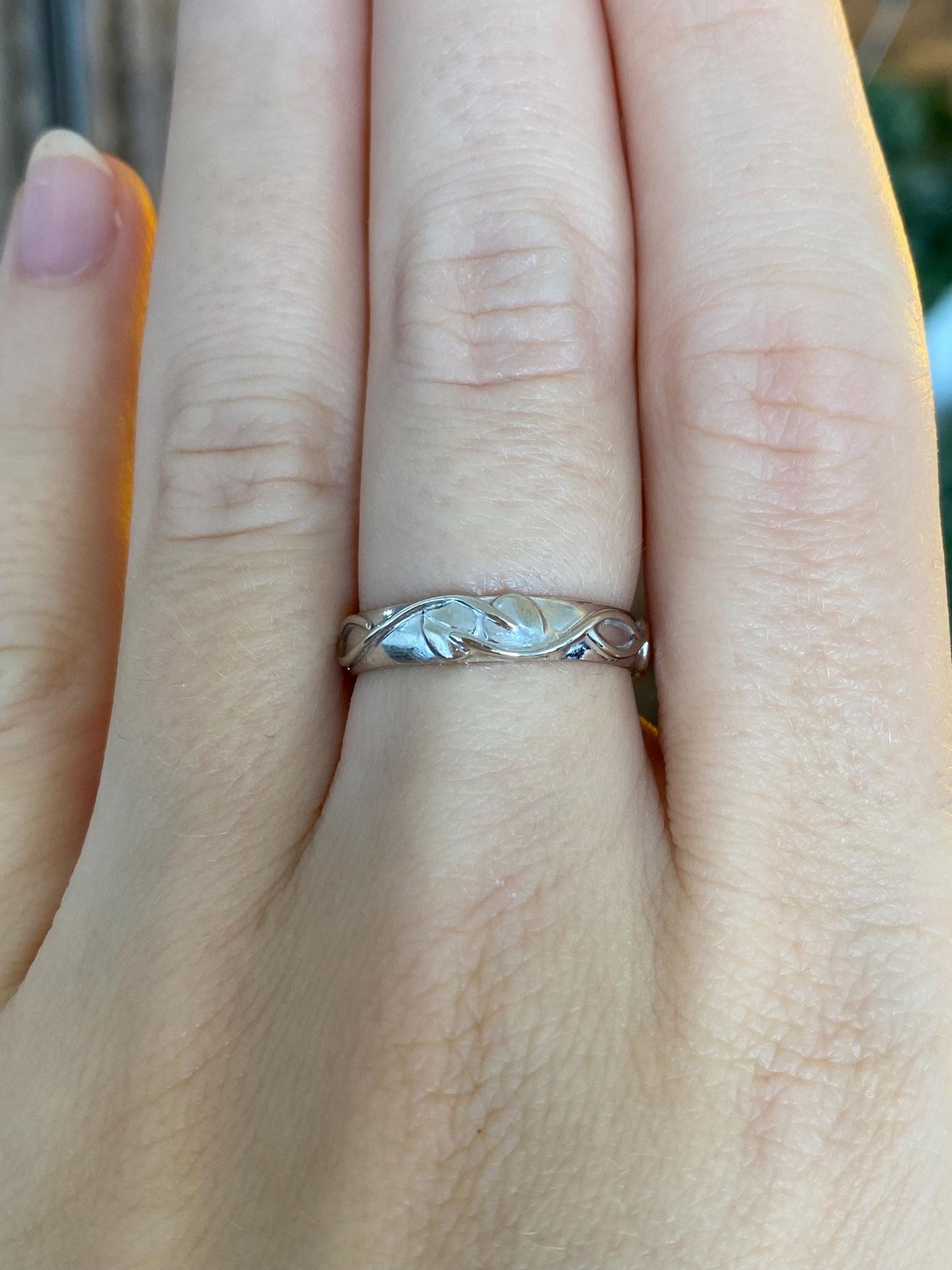 Vintage Solid 14k White Gold Vines Design Ring Band - Size 6.75