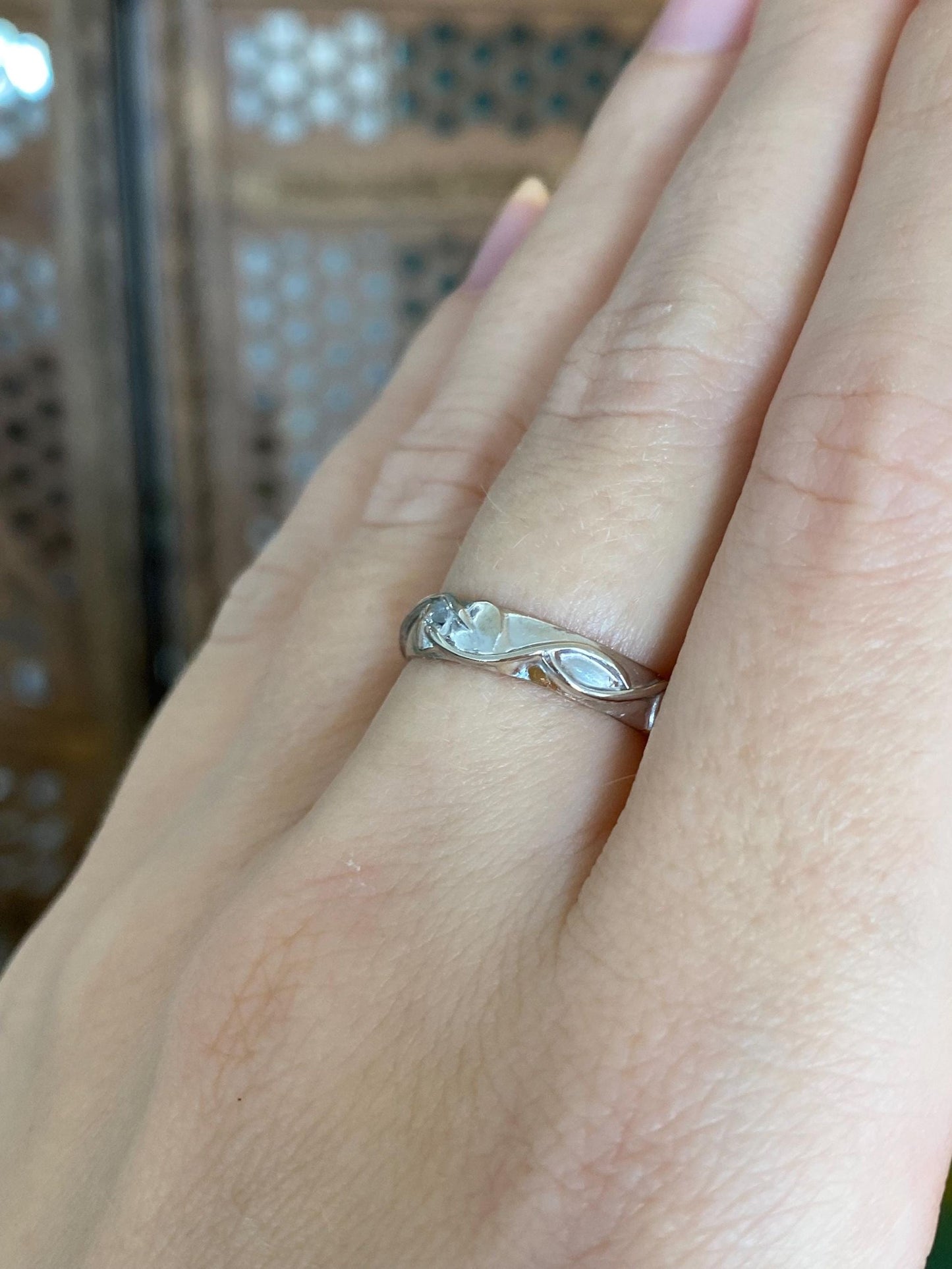 Vintage Solid 14k White Gold Vines Design Ring Band - Size 6.75