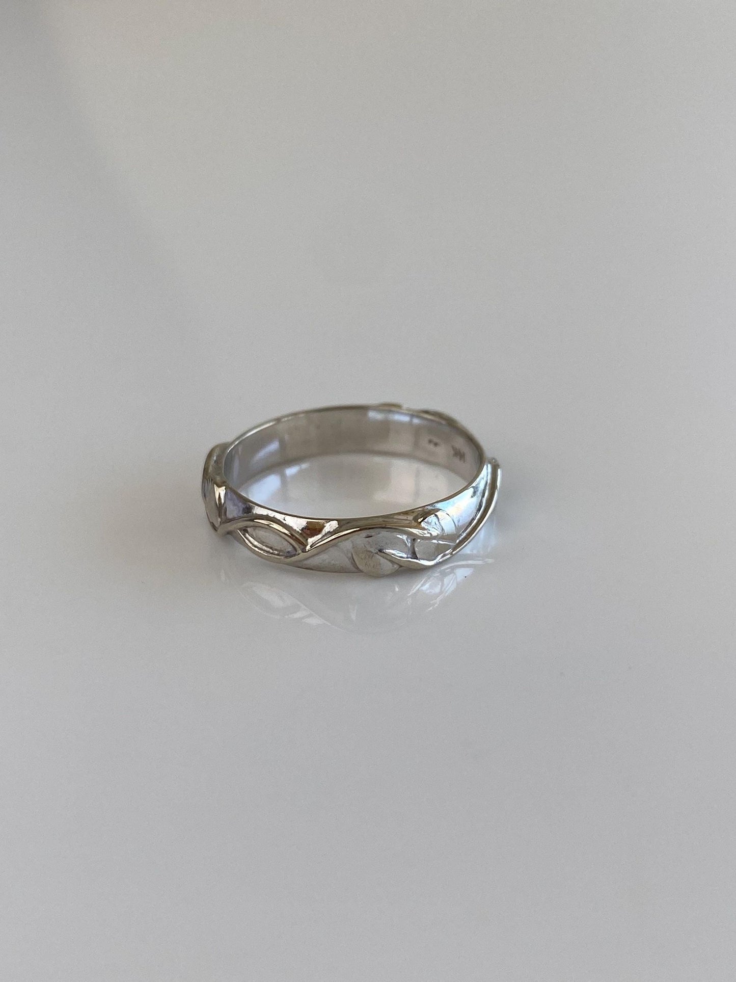 Vintage Solid 14k White Gold Vines Design Ring Band - Size 6.75