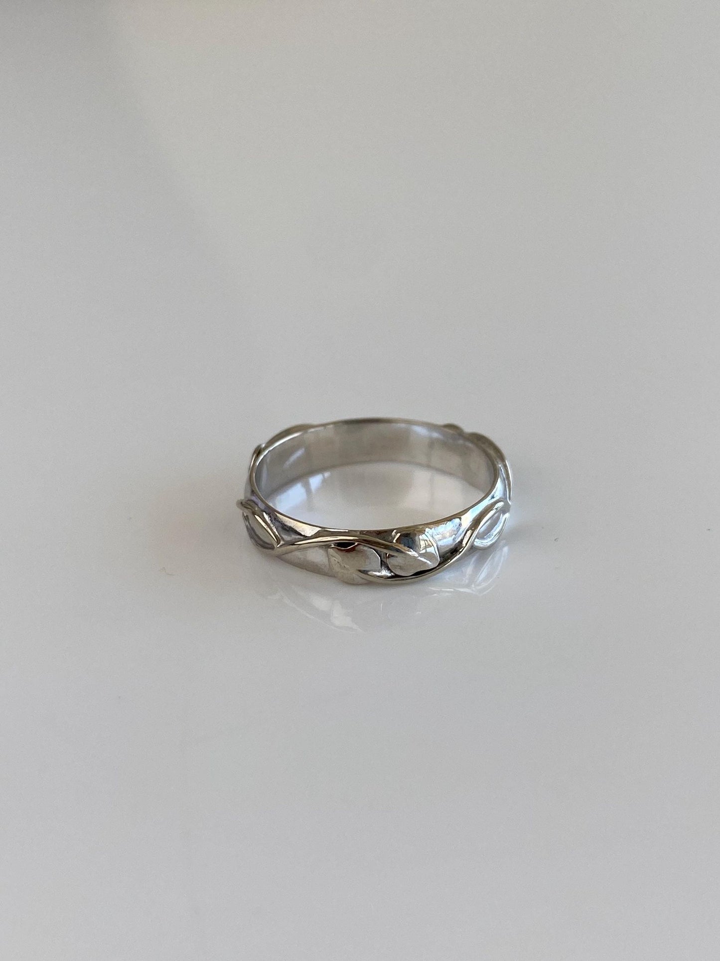 Vintage Solid 14k White Gold Vines Design Ring Band - Size 6.75