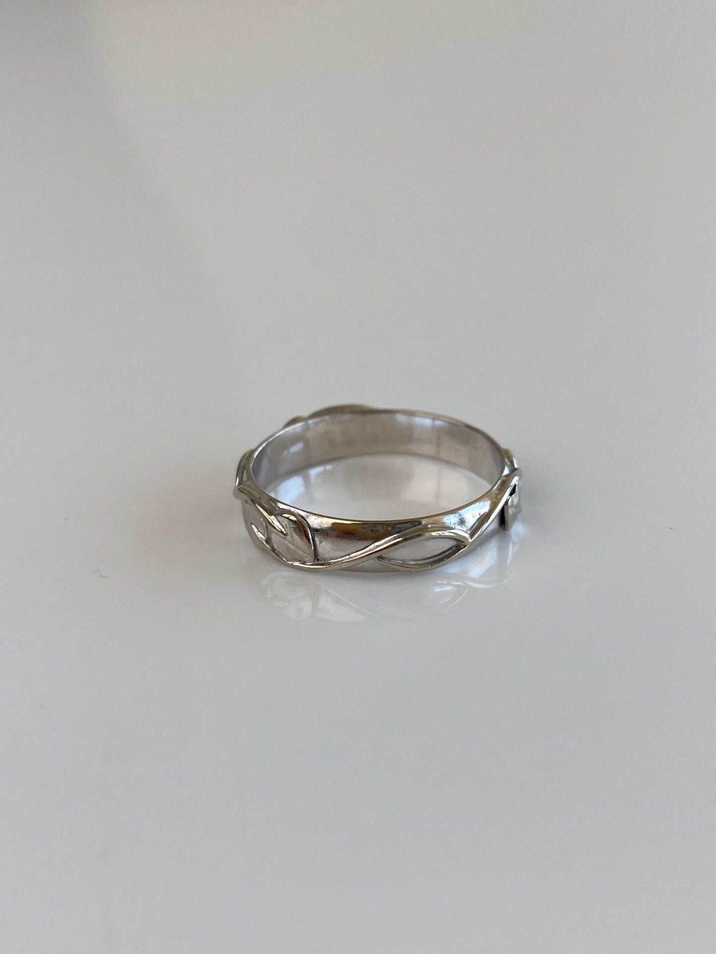 Vintage Solid 14k White Gold Vines Design Ring Band - Size 6.75