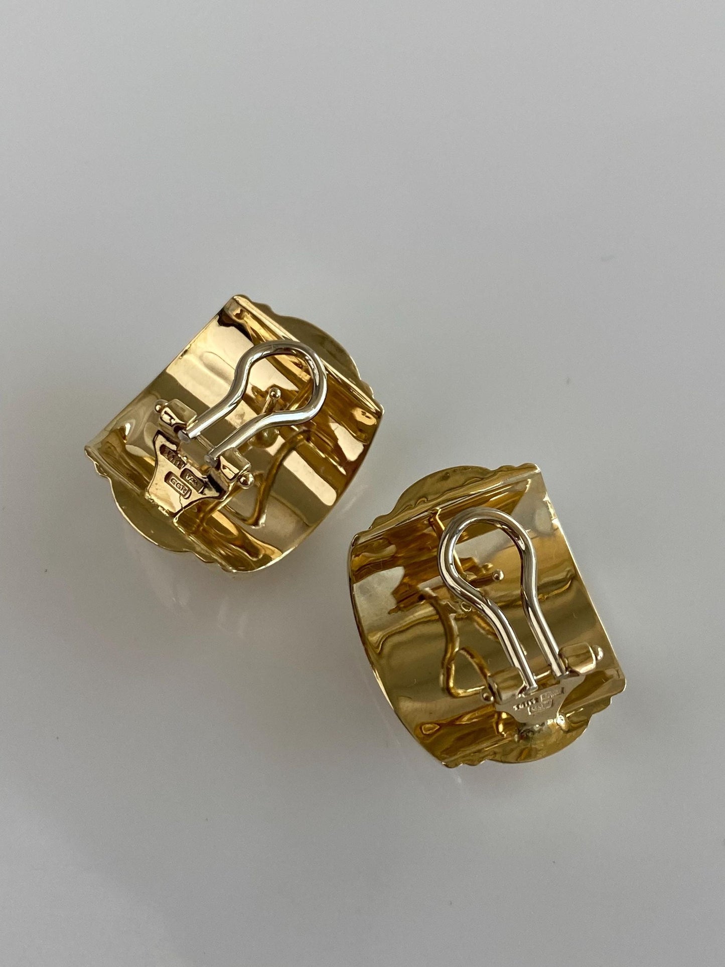 Vintage 14k Yellow Gold Designed Domed Drop Stud Earrings