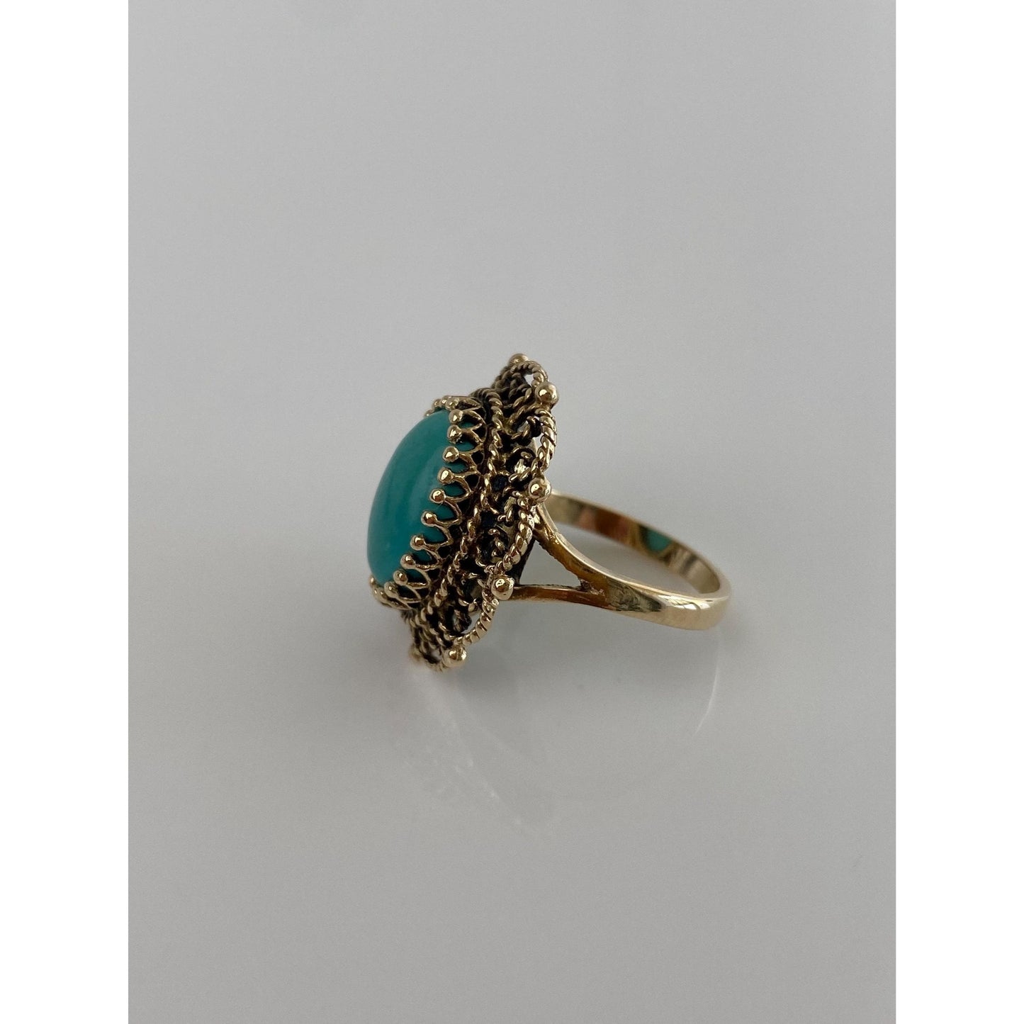 Vintage Solid 14k Yellow Gold Turquoise Ring - Size 6.5