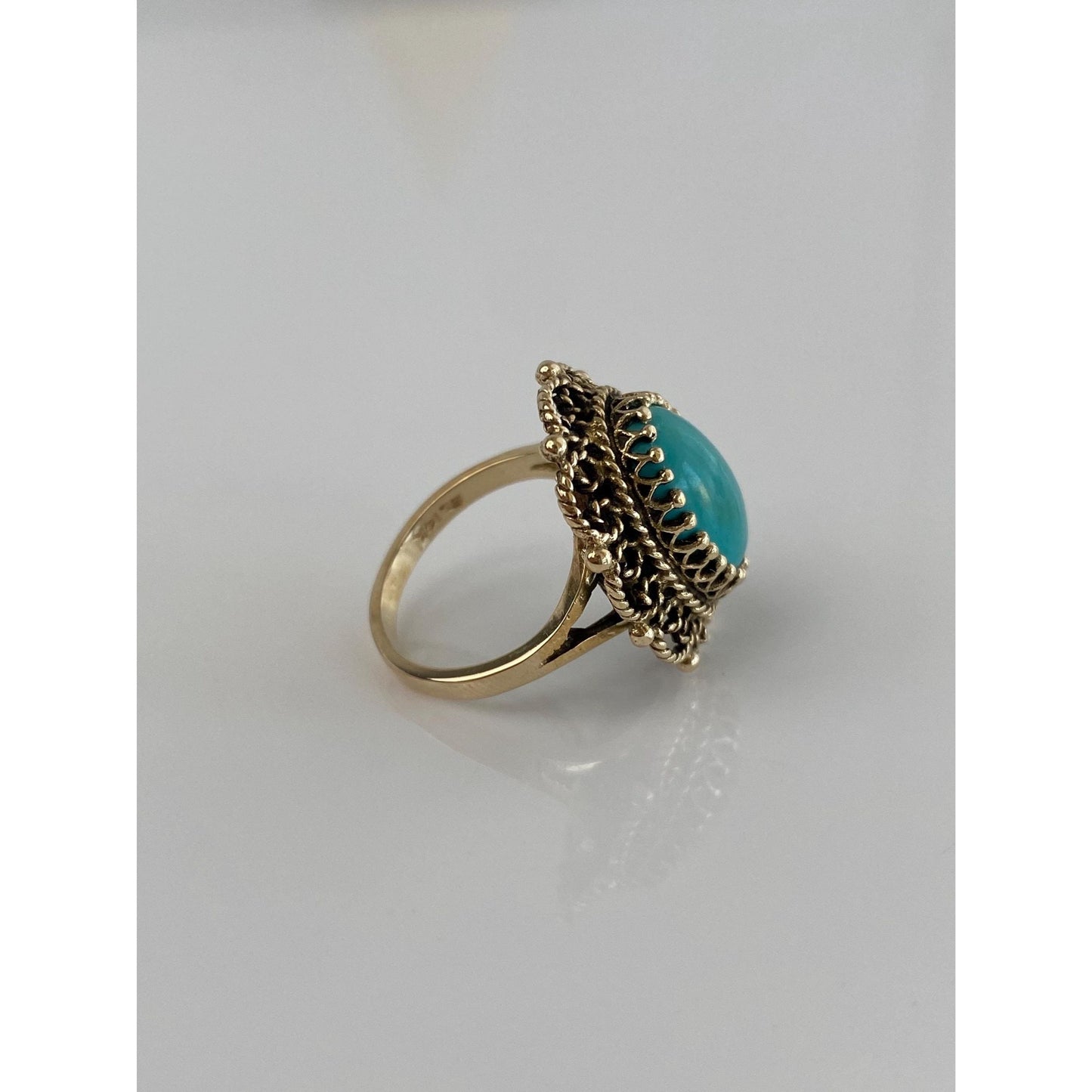 Vintage Solid 14k Yellow Gold Turquoise Ring - Size 6.5