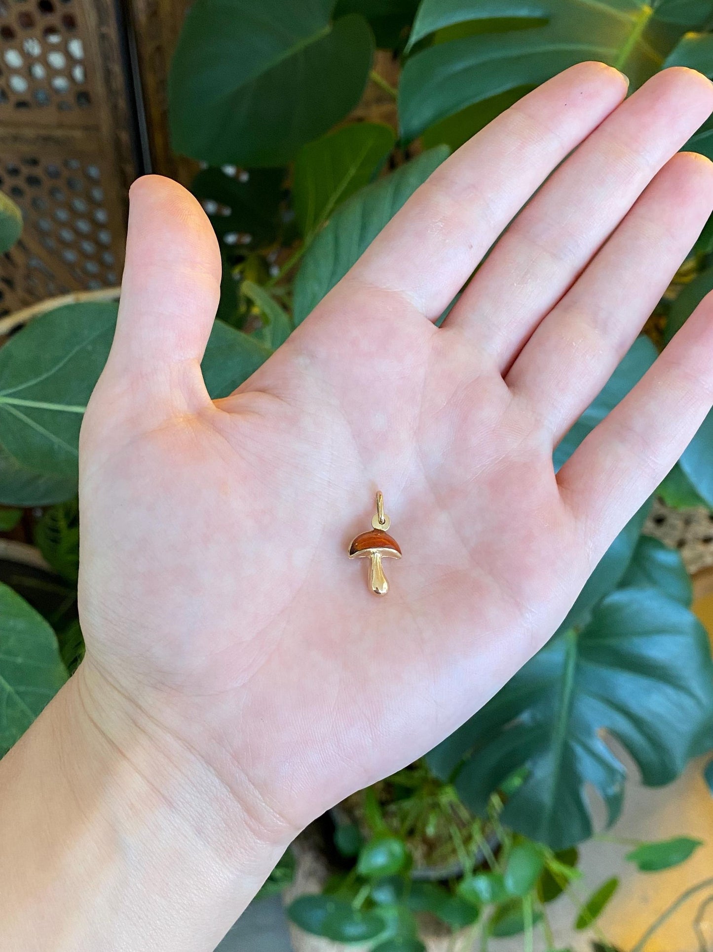 Vintage 18k Yellow Gold Enamel Mushroom Charm