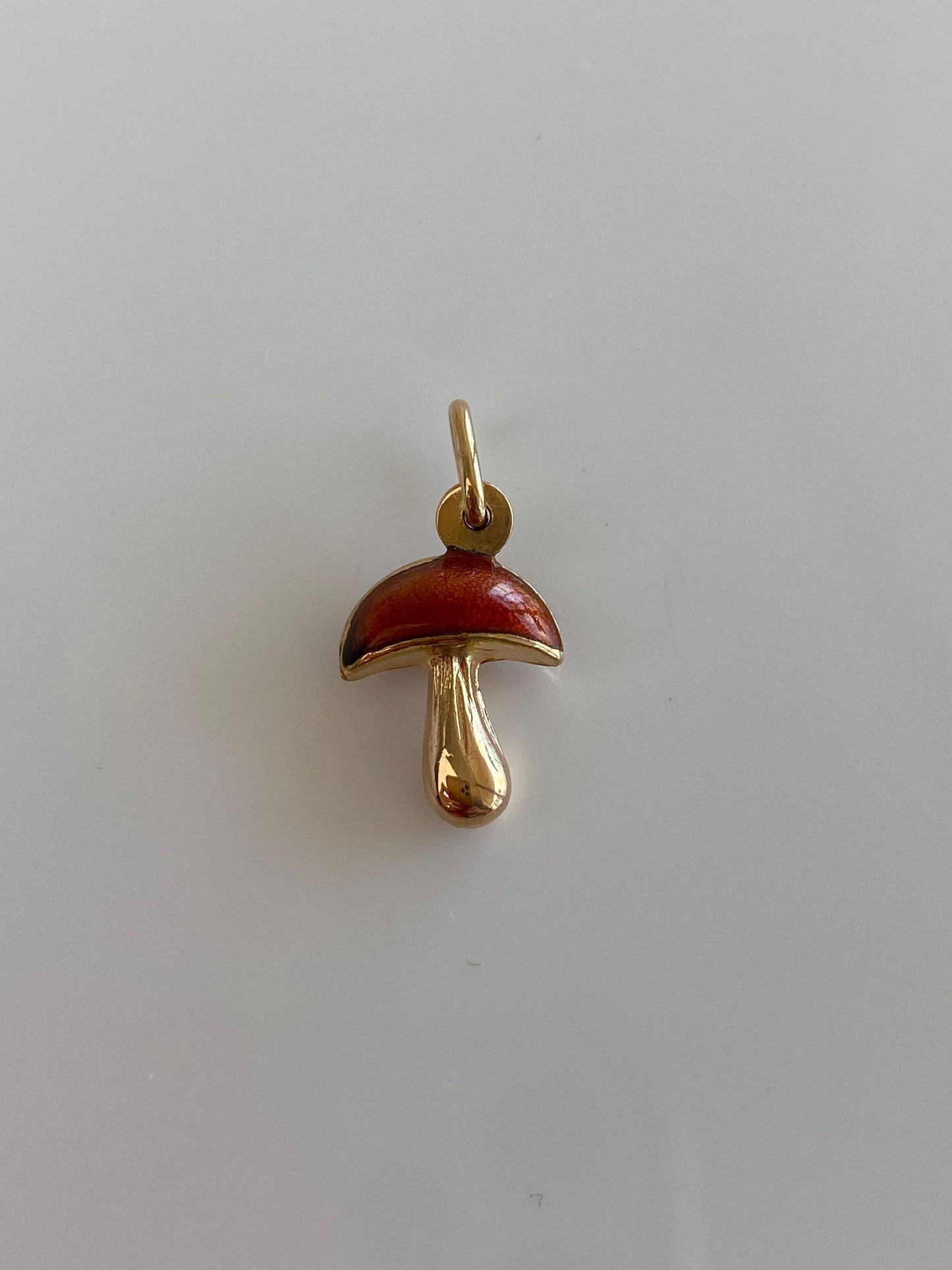 Vintage 18k Yellow Gold Enamel Mushroom Charm