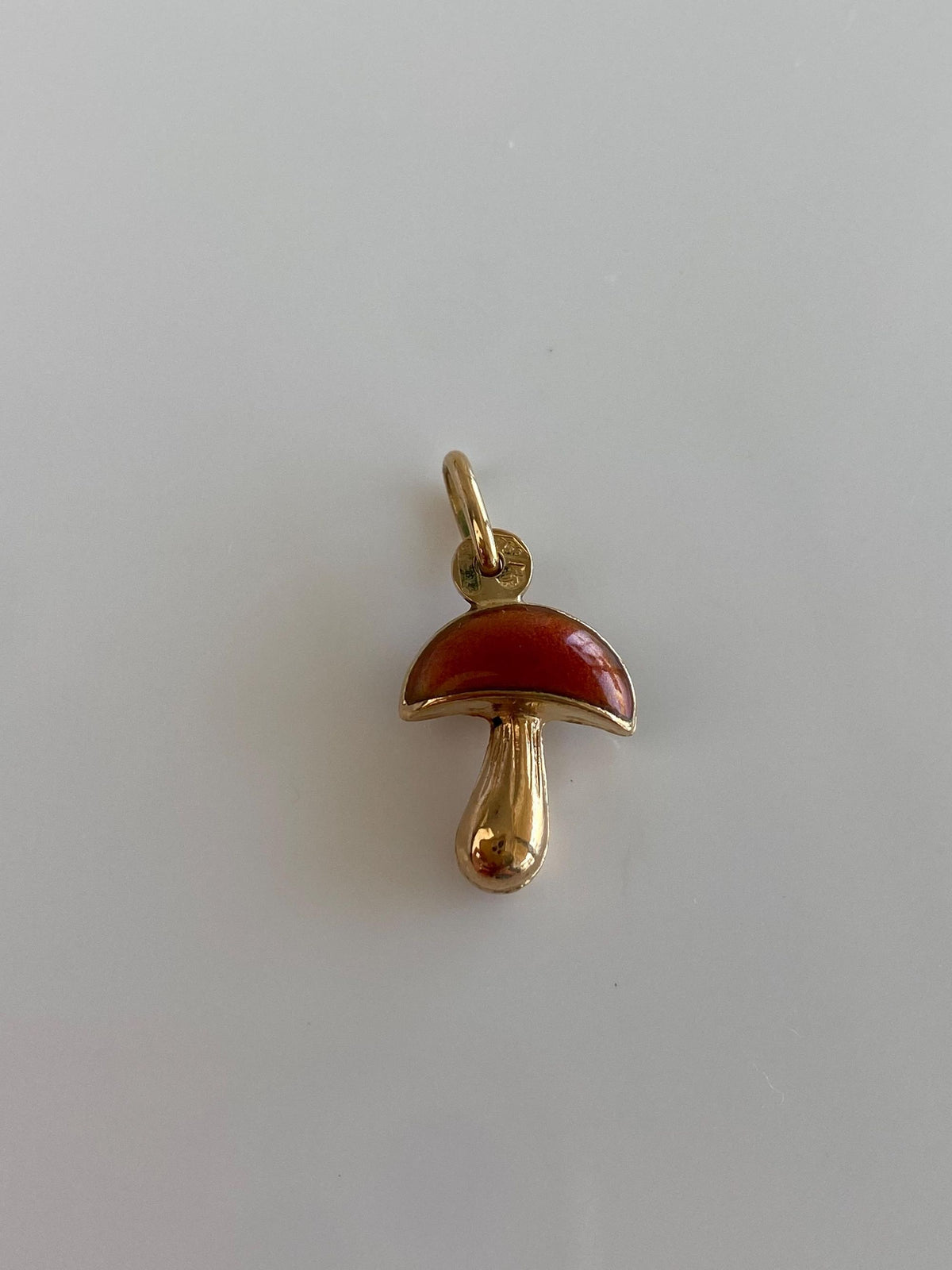 Vintage 18k Yellow Gold Enamel Mushroom Charm