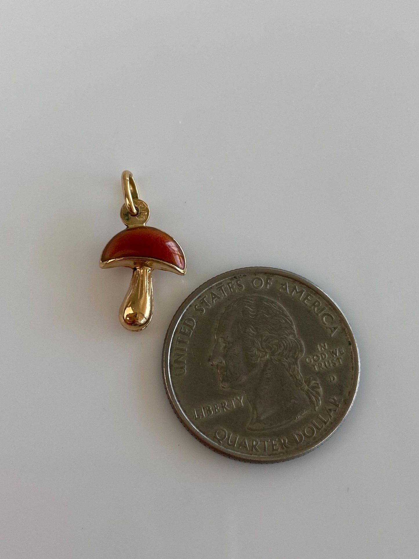 Vintage 18k Yellow Gold Enamel Mushroom Charm