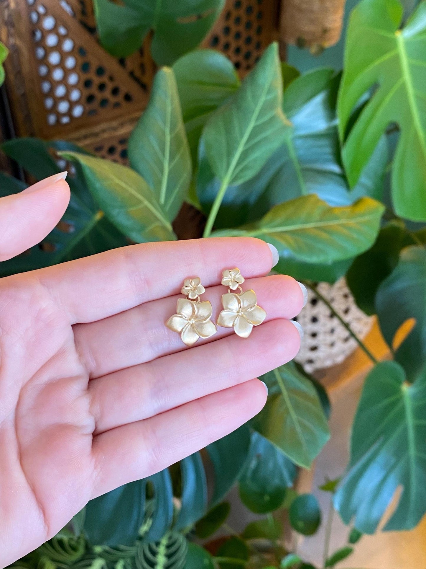 Vintage Solid 14k Yellow Gold Satin Flower Dangle Stud Earrings