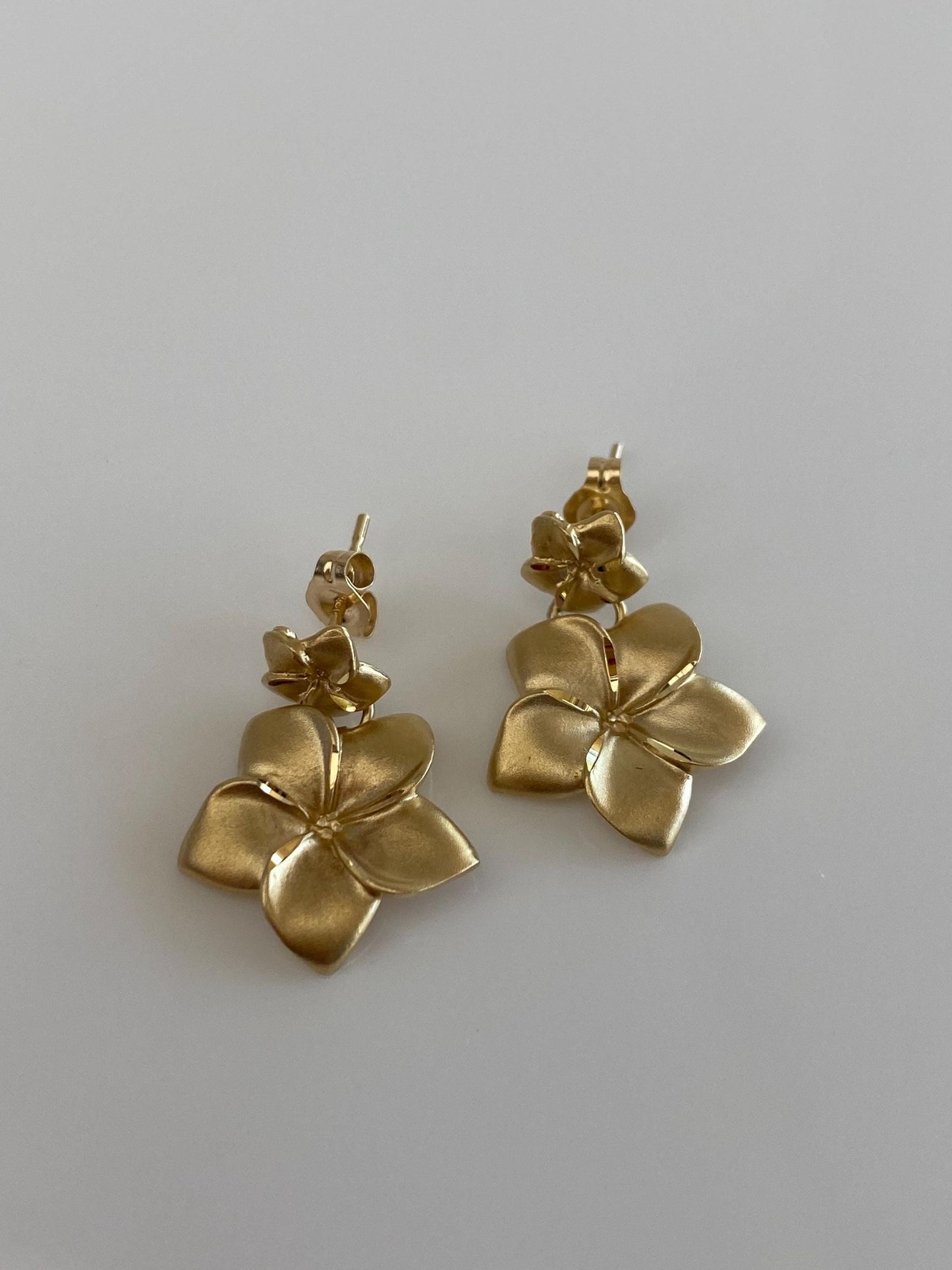Vintage Solid 14k Yellow Gold Satin Flower Dangle Stud Earrings