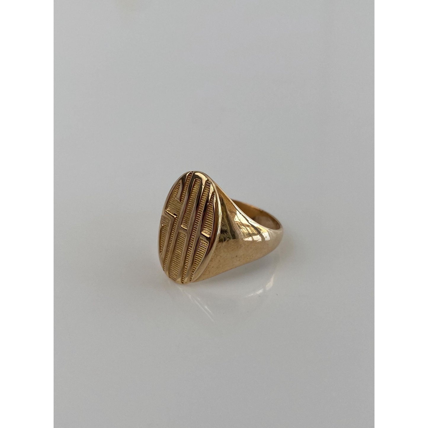 Vintage Solid 10k Yellow Gold Signet Ring Band - Size 6.75