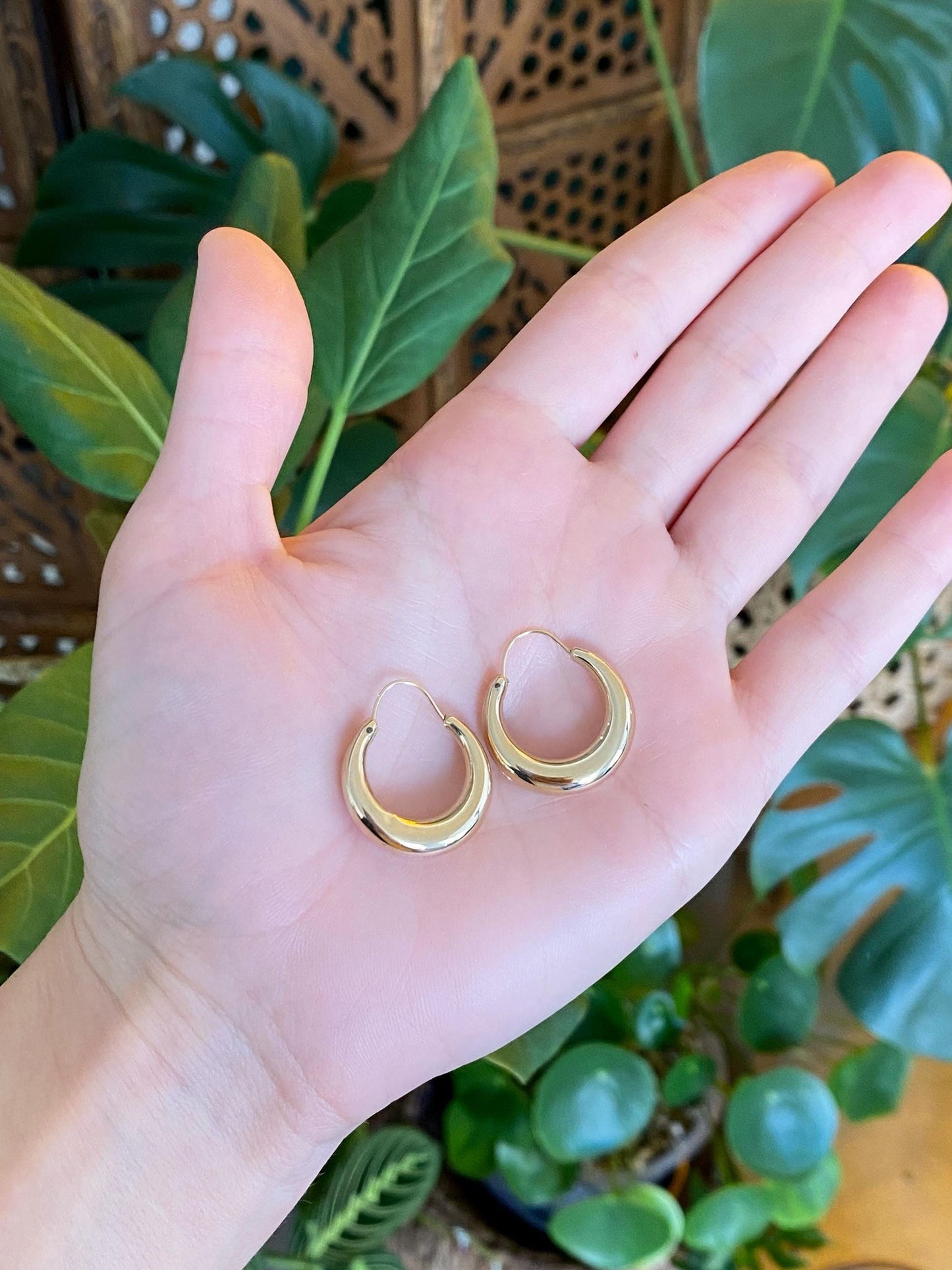 Vintage 14k Yellow Gold Tapered Hoop Earrings