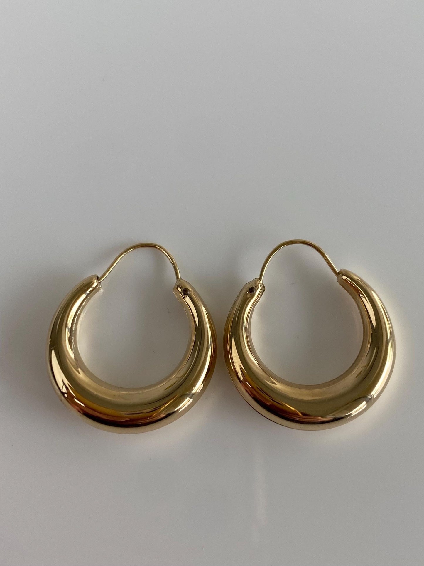 Vintage 14k Yellow Gold Tapered Hoop Earrings