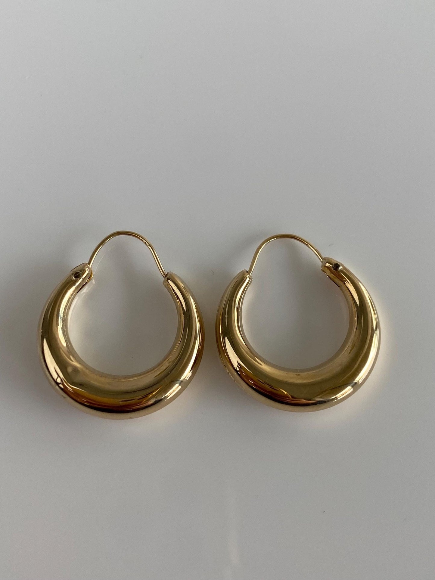 Vintage 14k Yellow Gold Tapered Hoop Earrings