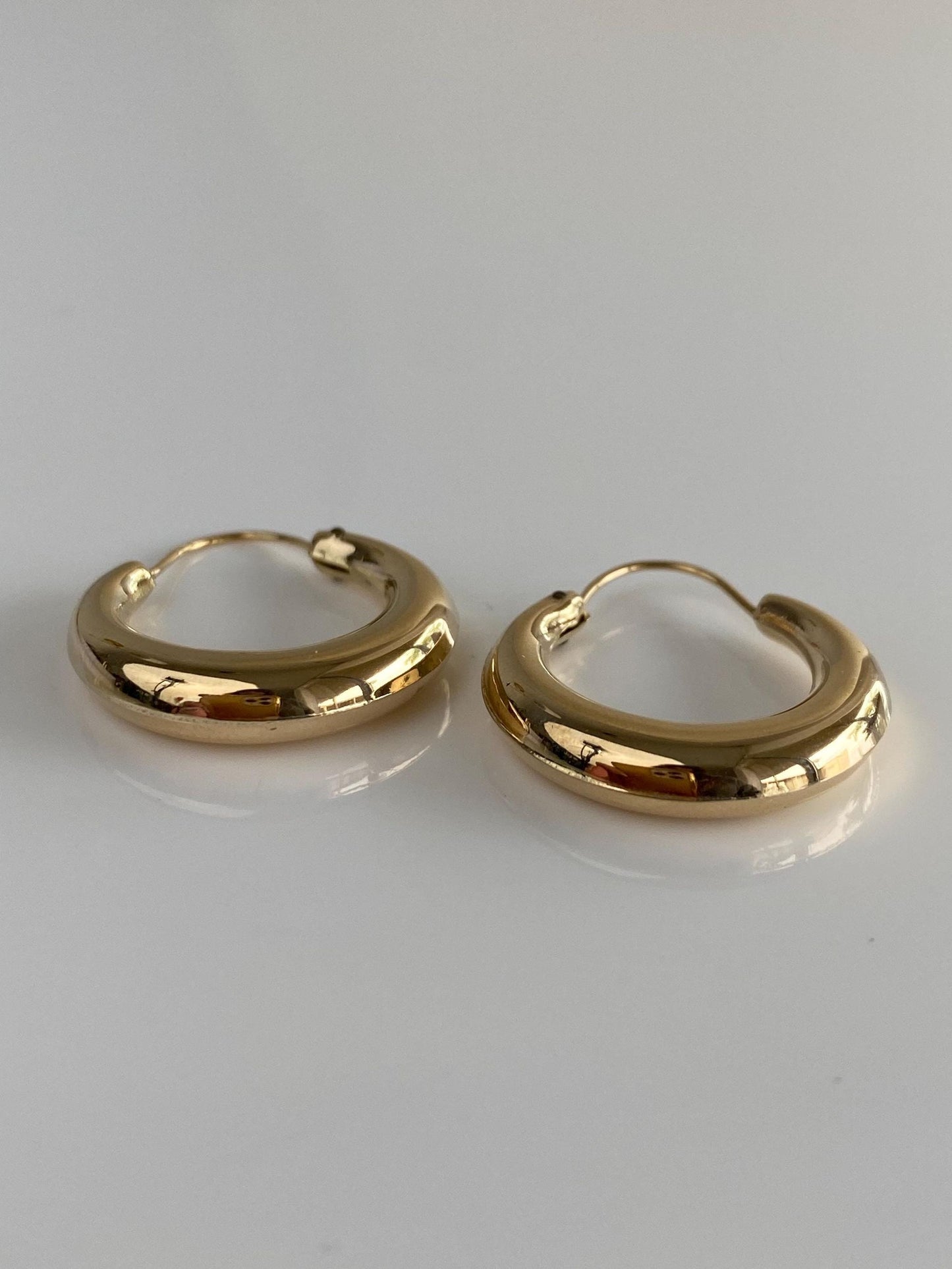 Vintage 14k Yellow Gold Tapered Hoop Earrings