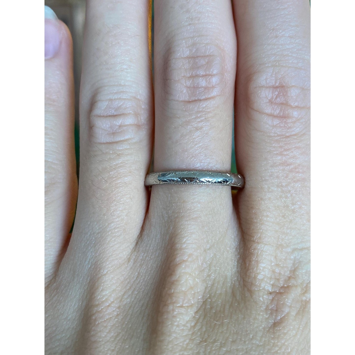 Vintage Solid 18k White Gold Designed Ring Band - Size 8.75