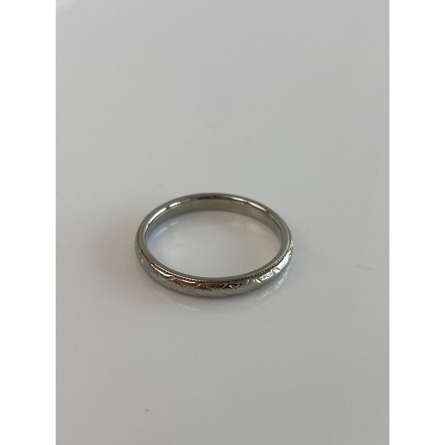 Vintage Solid 18k White Gold Designed Ring Band - Size 8.75