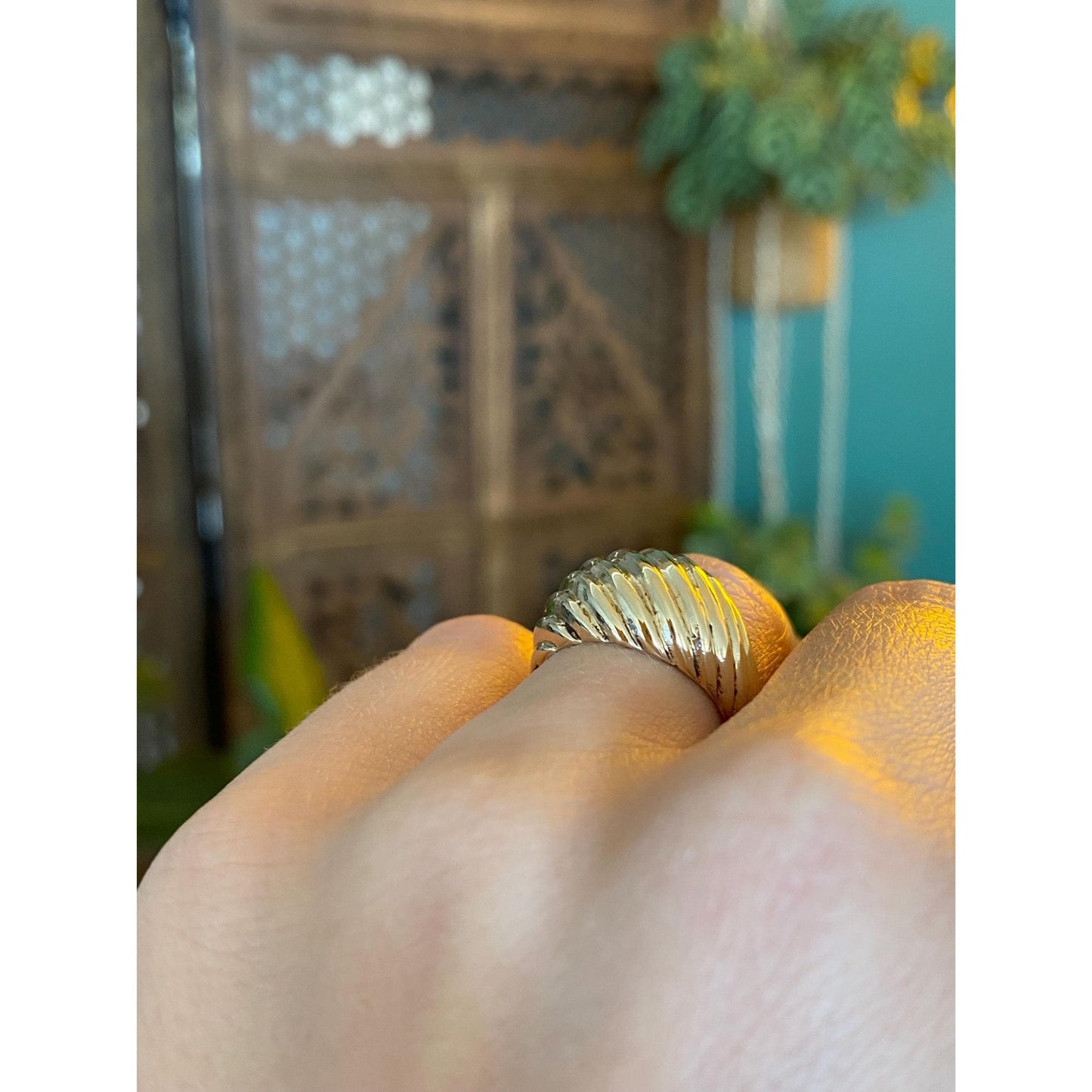 Solid 14k Yellow Gold Scalloped Ring - Size 4.5