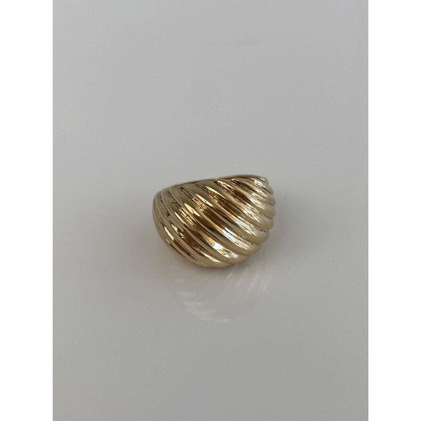 Solid 14k Yellow Gold Scalloped Ring - Size 4.5