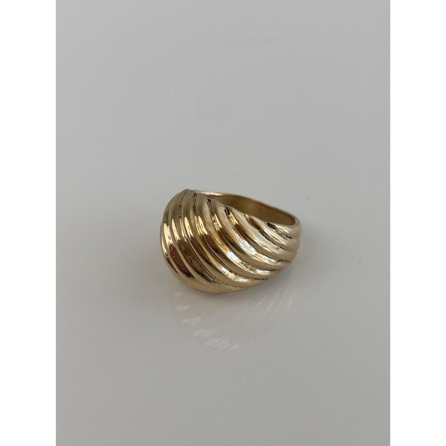 Solid 14k Yellow Gold Scalloped Ring - Size 4.5
