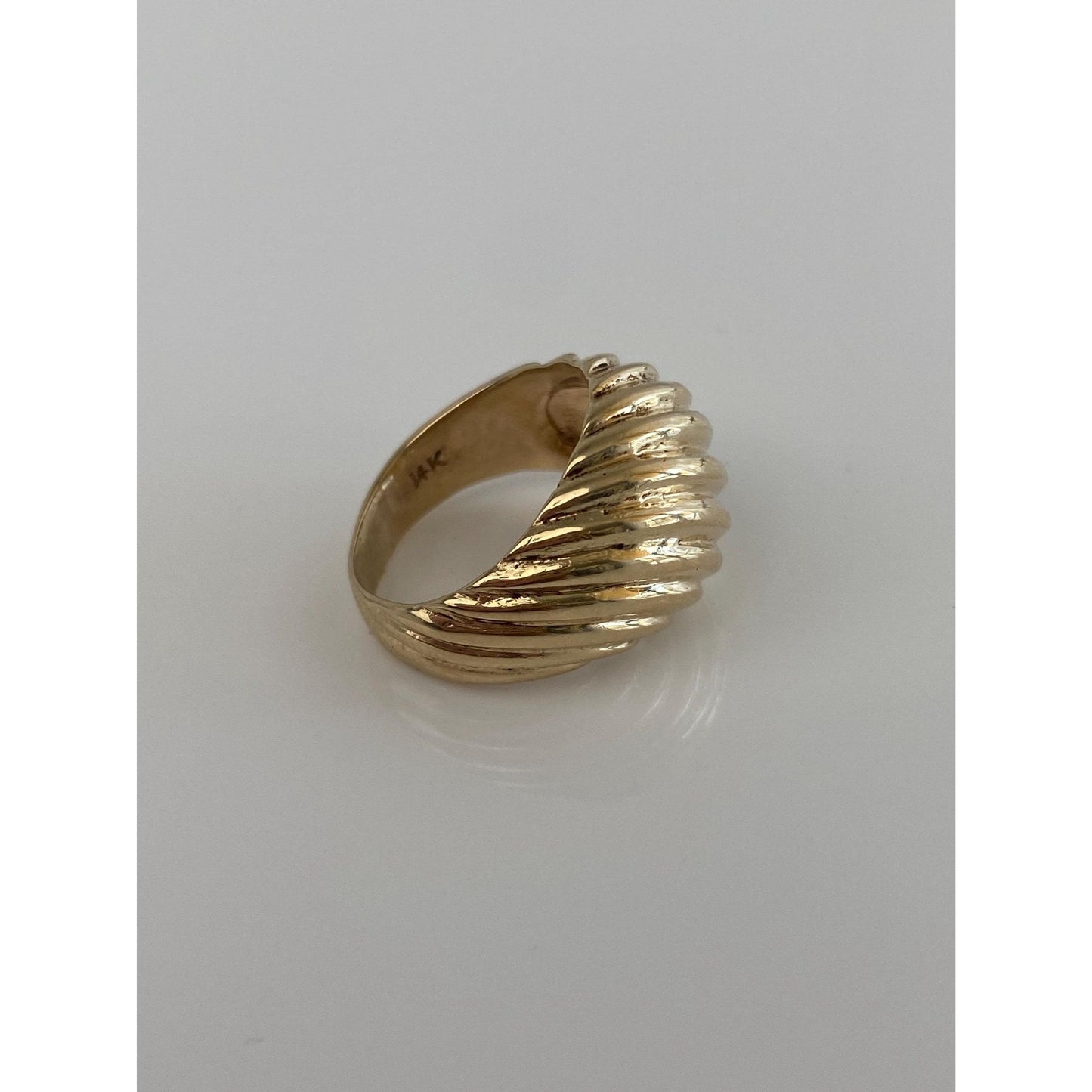 Solid 14k Yellow Gold Scalloped Ring - Size 4.5