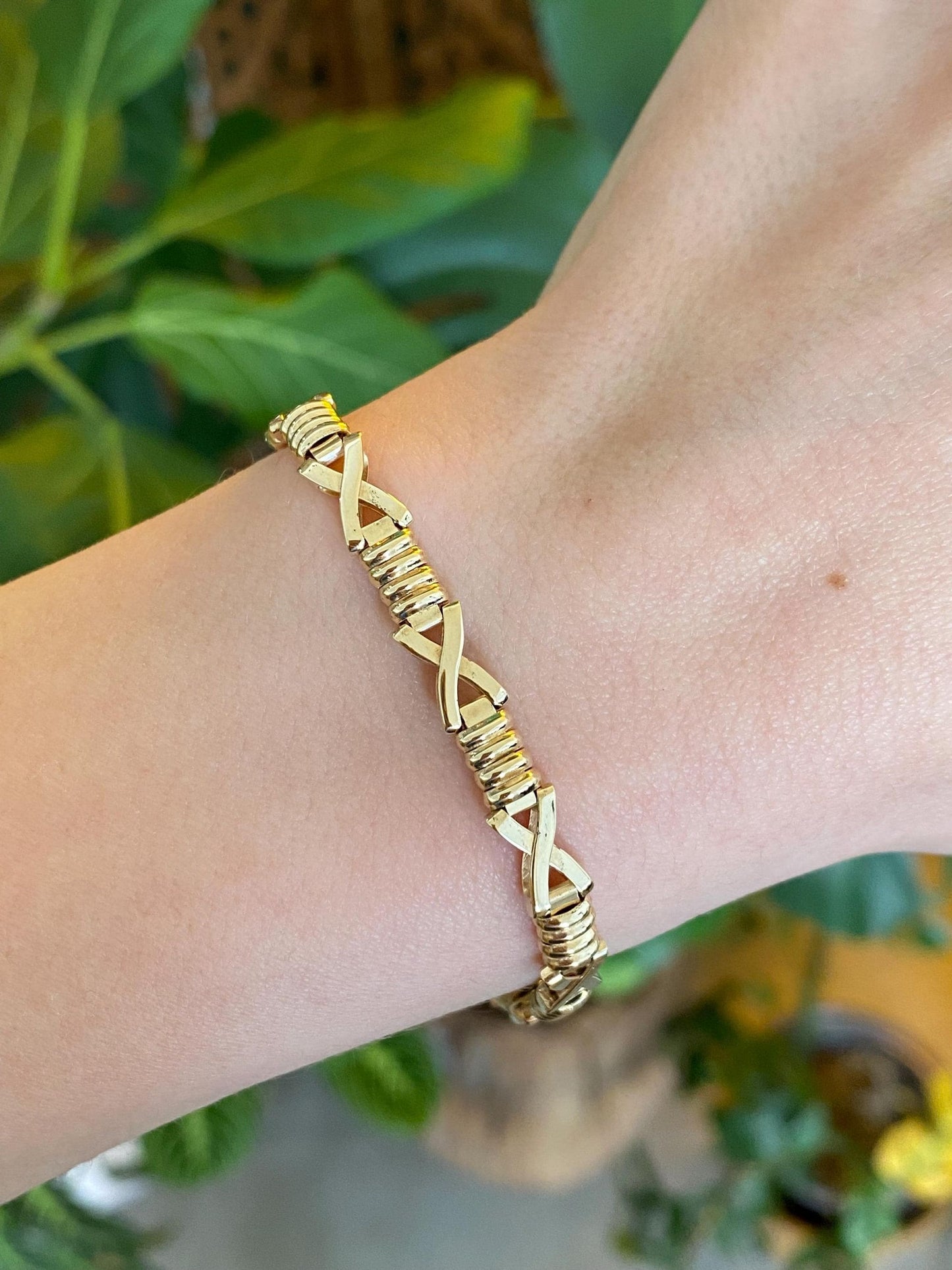 Vintage Solid 14k Yellow Gold Fancy X Link Bracelet - 7 inches