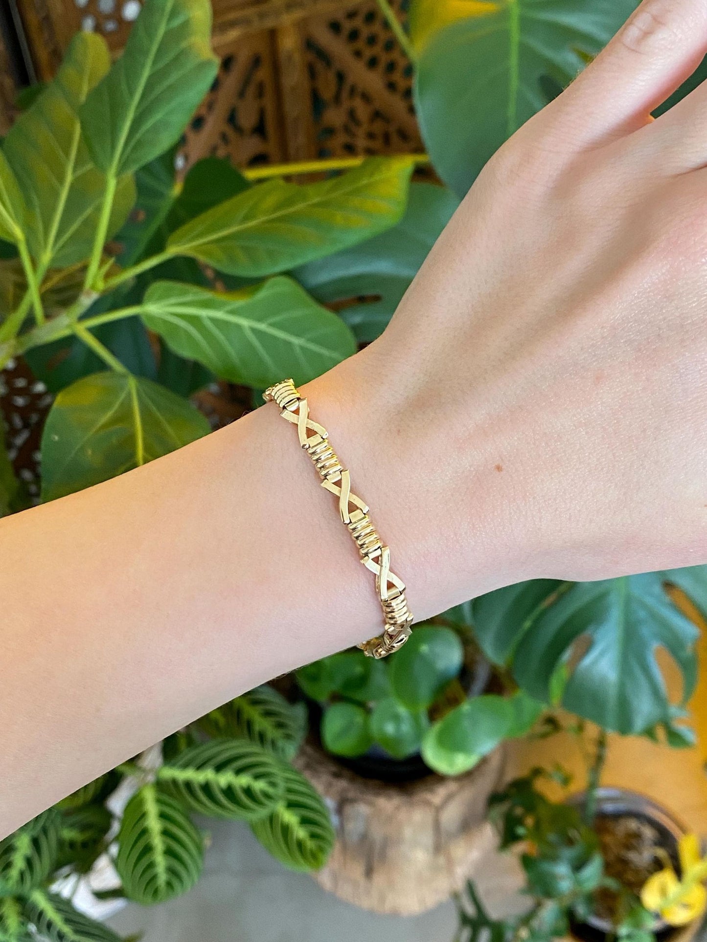 Vintage Solid 14k Yellow Gold Fancy X Link Bracelet - 7 inches