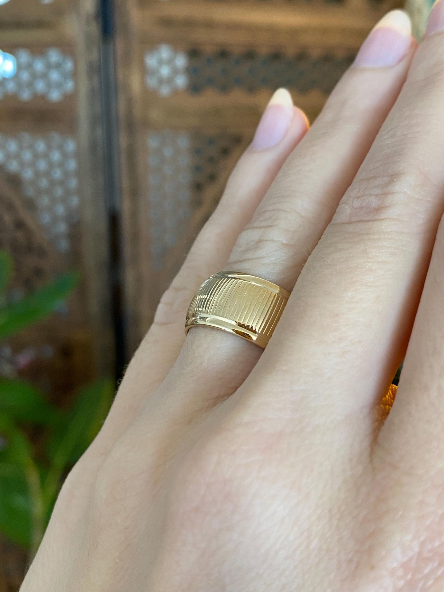 Vintage Solid 14k Yellow Gold Textured Wide Ring Band - Size 6.25