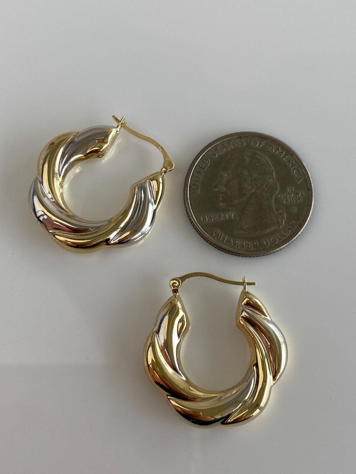 Vintage 14k White & Yellow Gold Scalloped Hoop Earrings