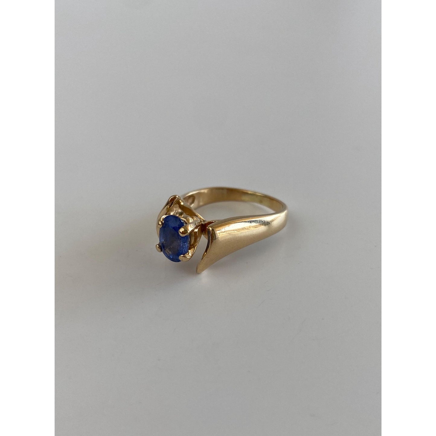 Solid 14k Yellow Gold Light Blue Sapphire Ring - Size 4.5