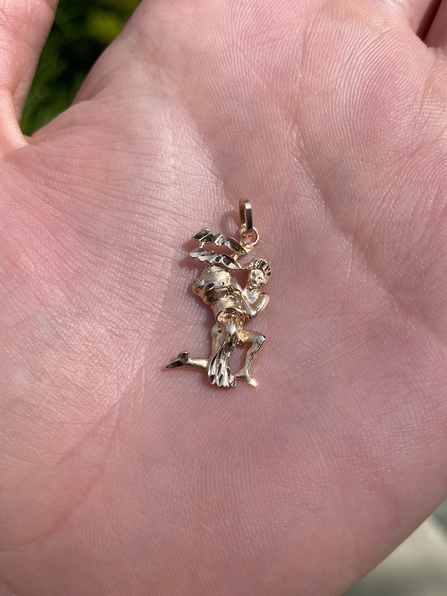 Vintage Solid 14k Yellow Gold Zodiac Astrology Aquarius Charm