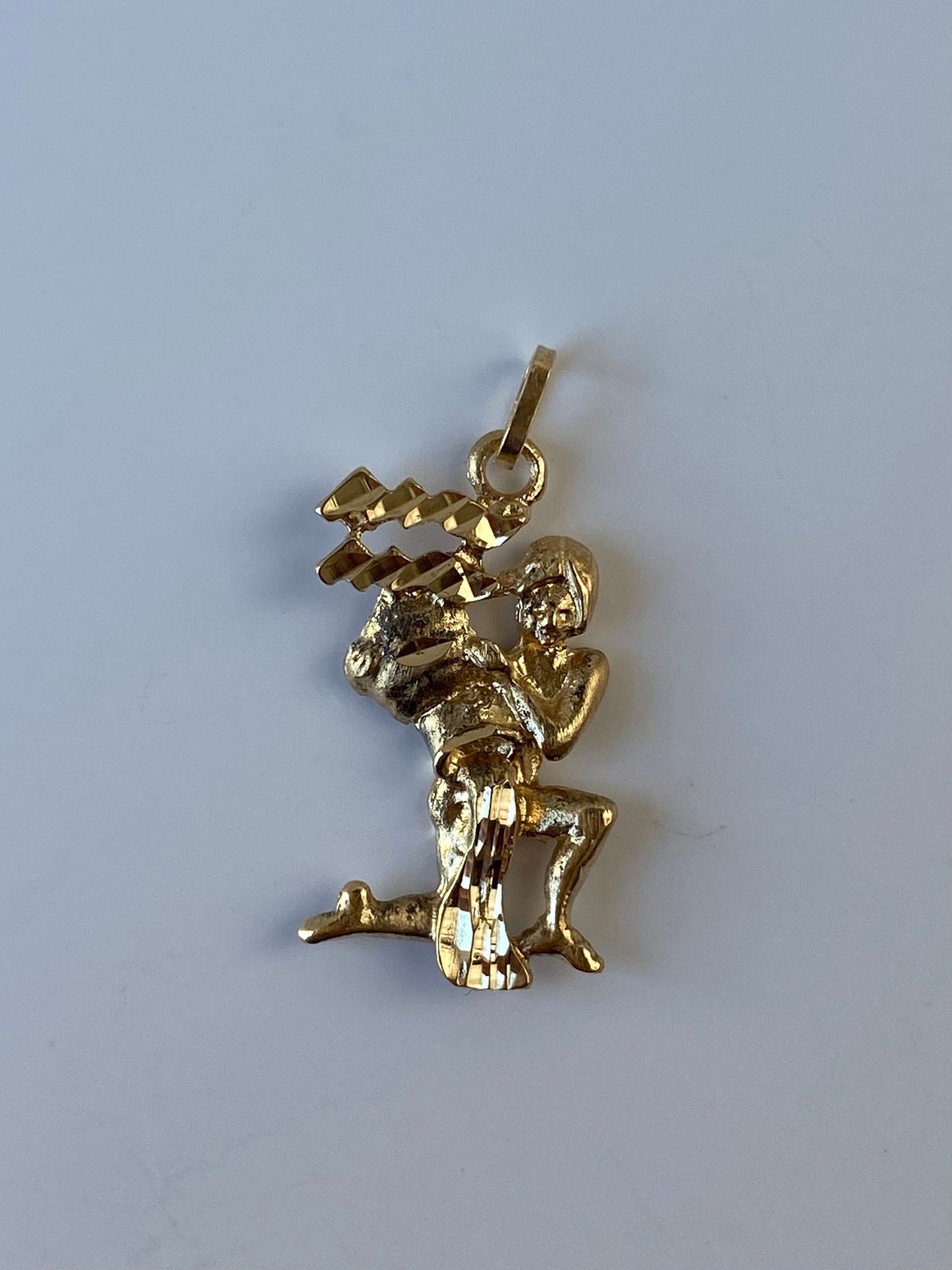 Vintage Solid 14k Yellow Gold Zodiac Astrology Aquarius Charm