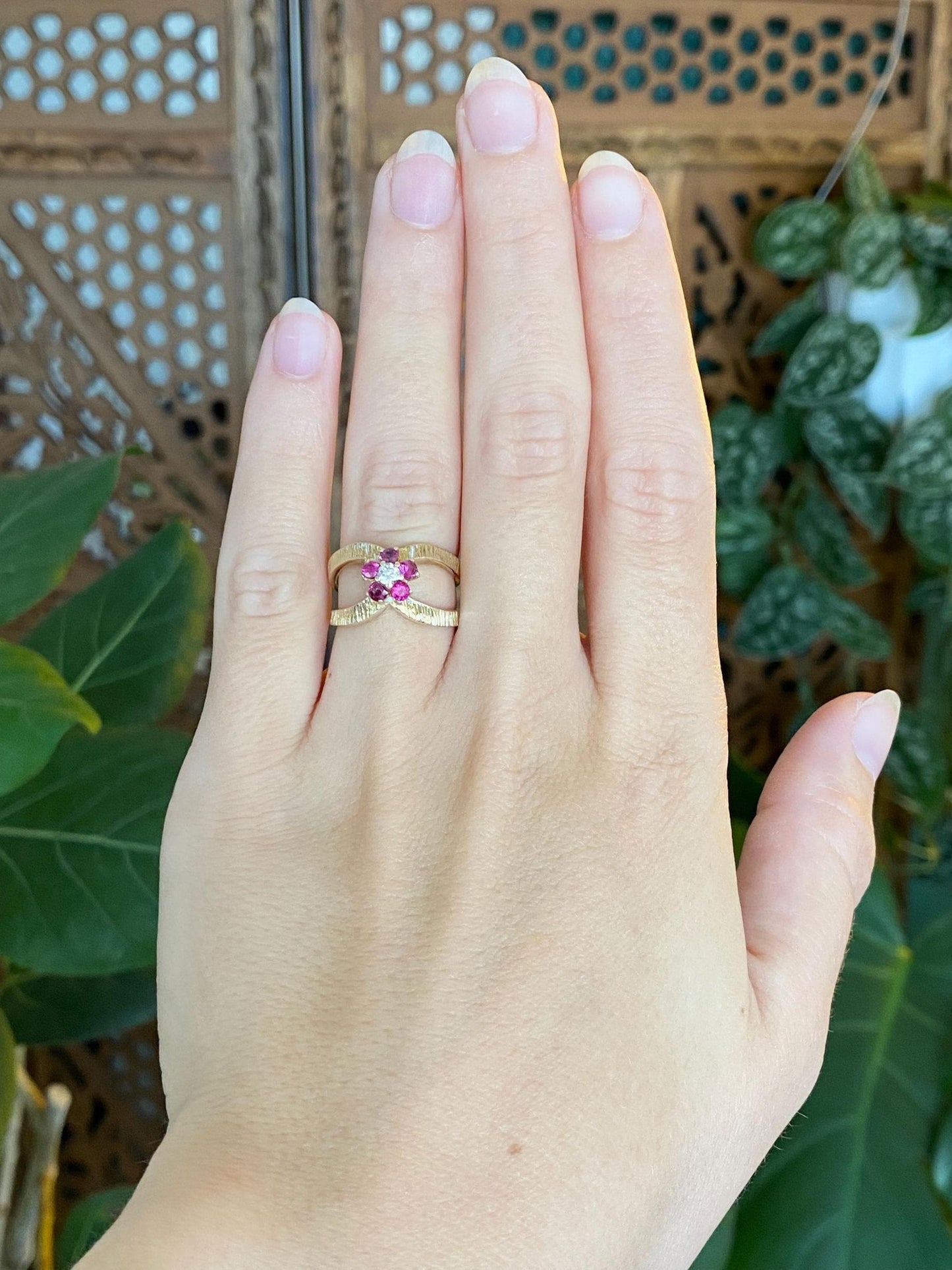 Vintage Solid 14k Yellow Gold Diamond Ruby Flower Textured Ring - Size 5.5