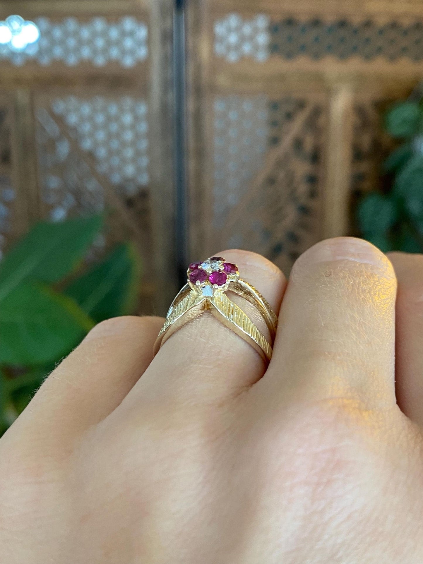 Vintage Solid 14k Yellow Gold Diamond Ruby Flower Textured Ring - Size 5.5