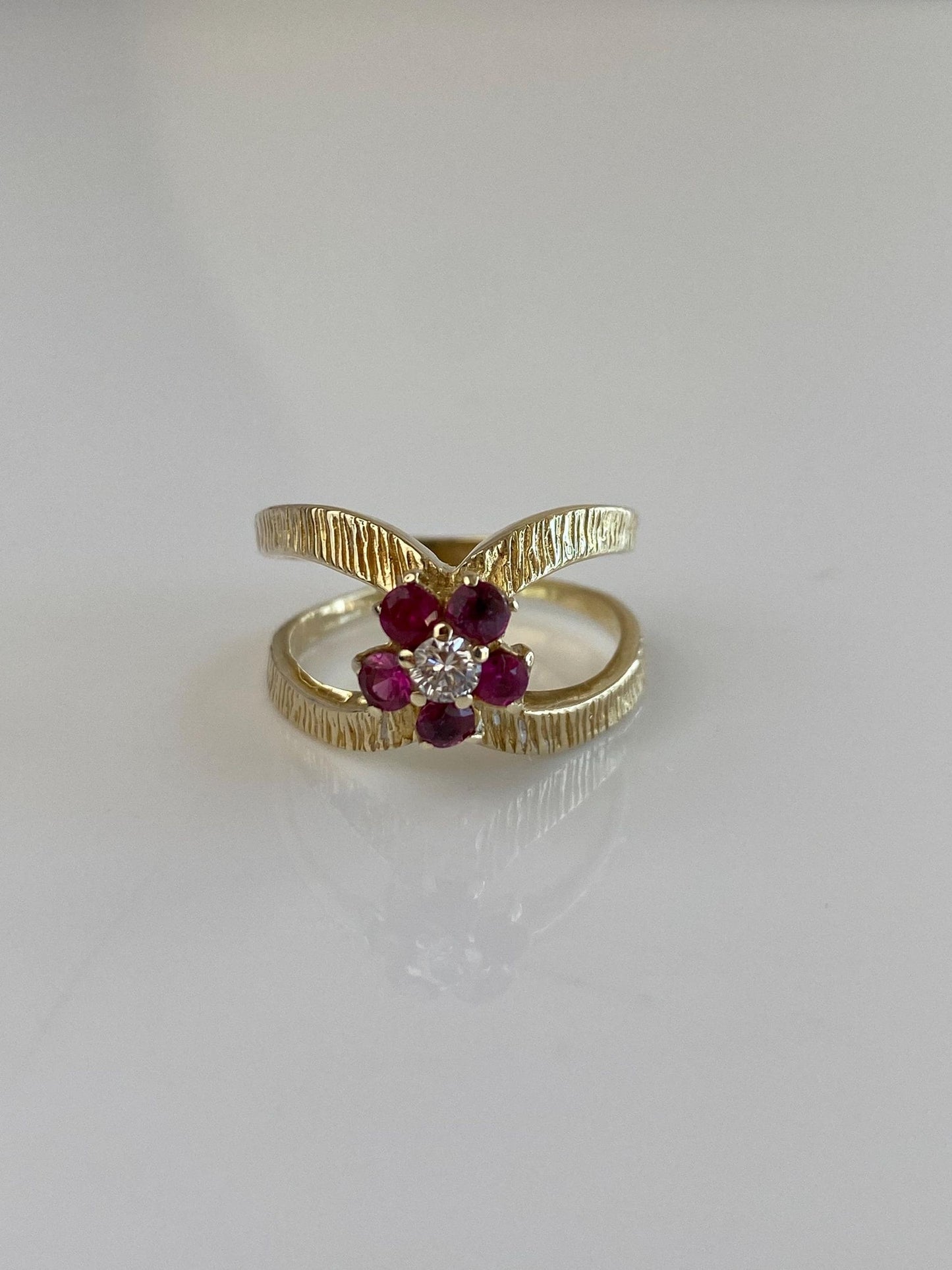 Vintage Solid 14k Yellow Gold Diamond Ruby Flower Textured Ring - Size 5.5
