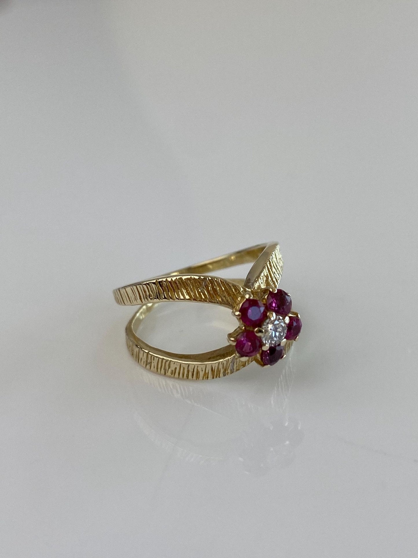 Vintage Solid 14k Yellow Gold Diamond Ruby Flower Textured Ring - Size 5.5