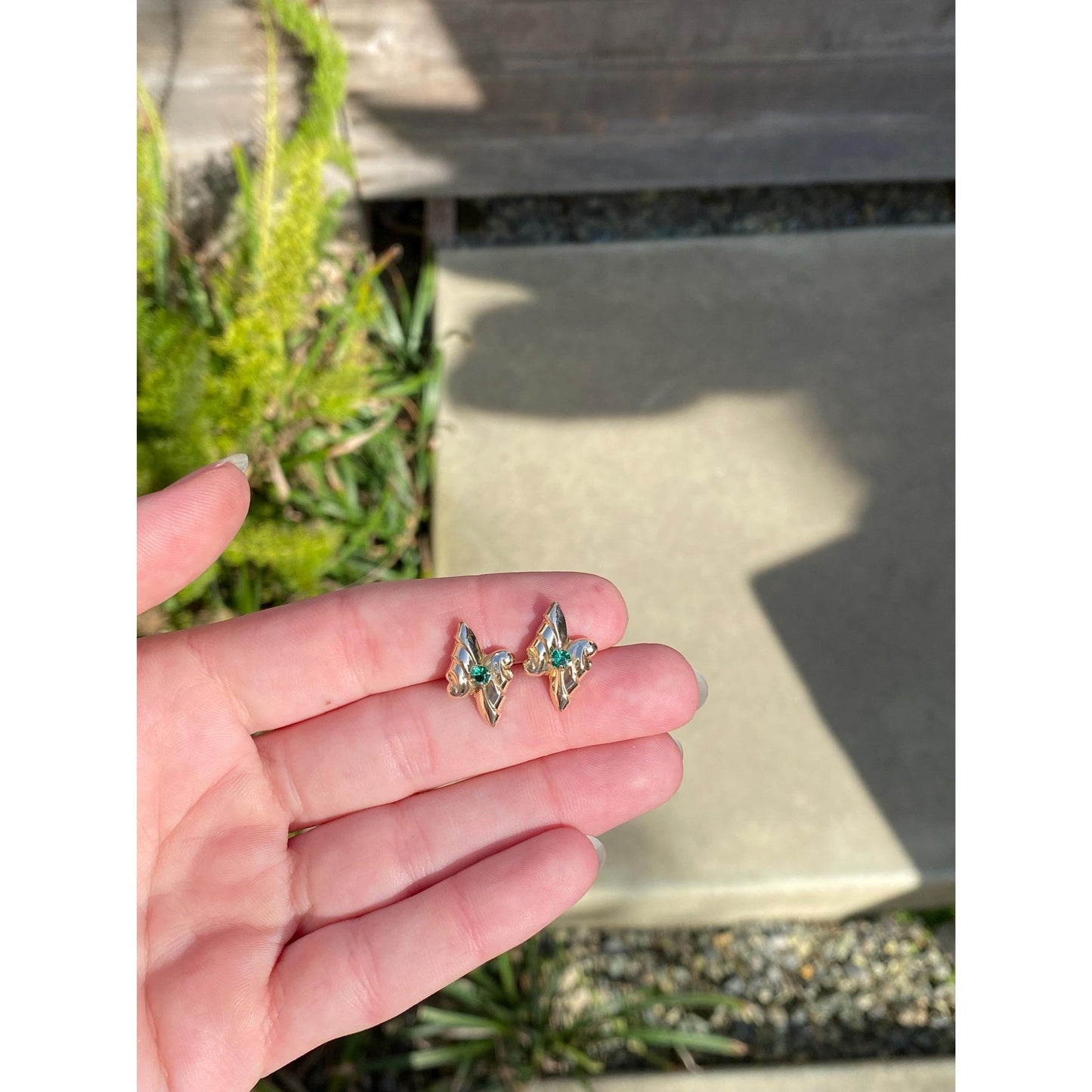 Vintage Solid 10k Yellow Gold Green Cubic Zirconia Design Stud Earrings