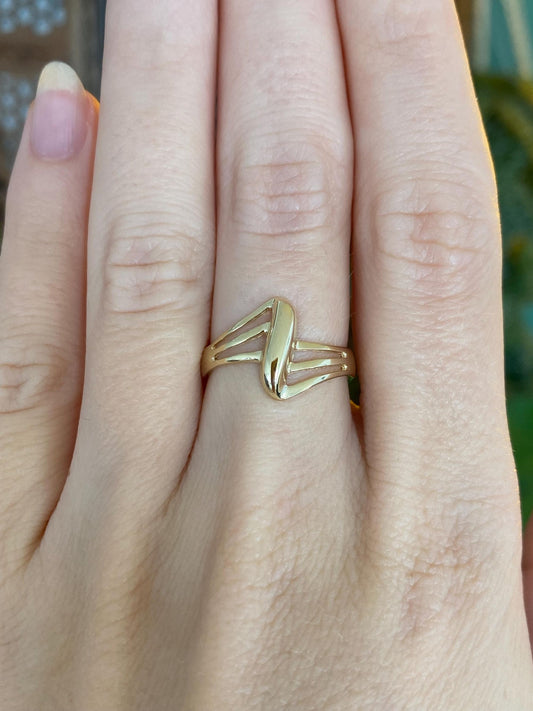 Vintage Solid 14k Yellow Gold Open Work Twist Ring - Size 6.75