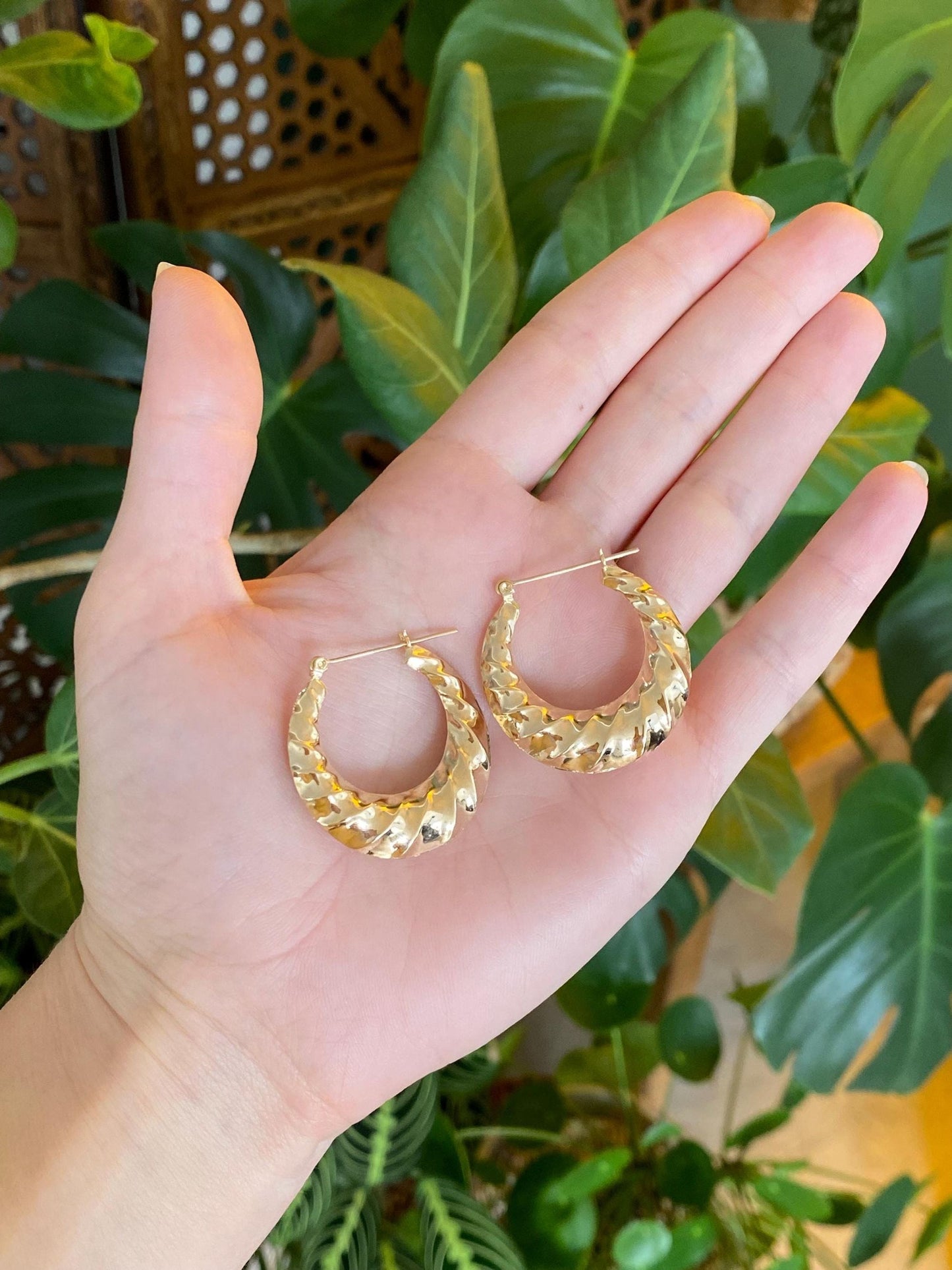 Vintage 14k Yellow Gold Tapered Twist Hoop Earrings