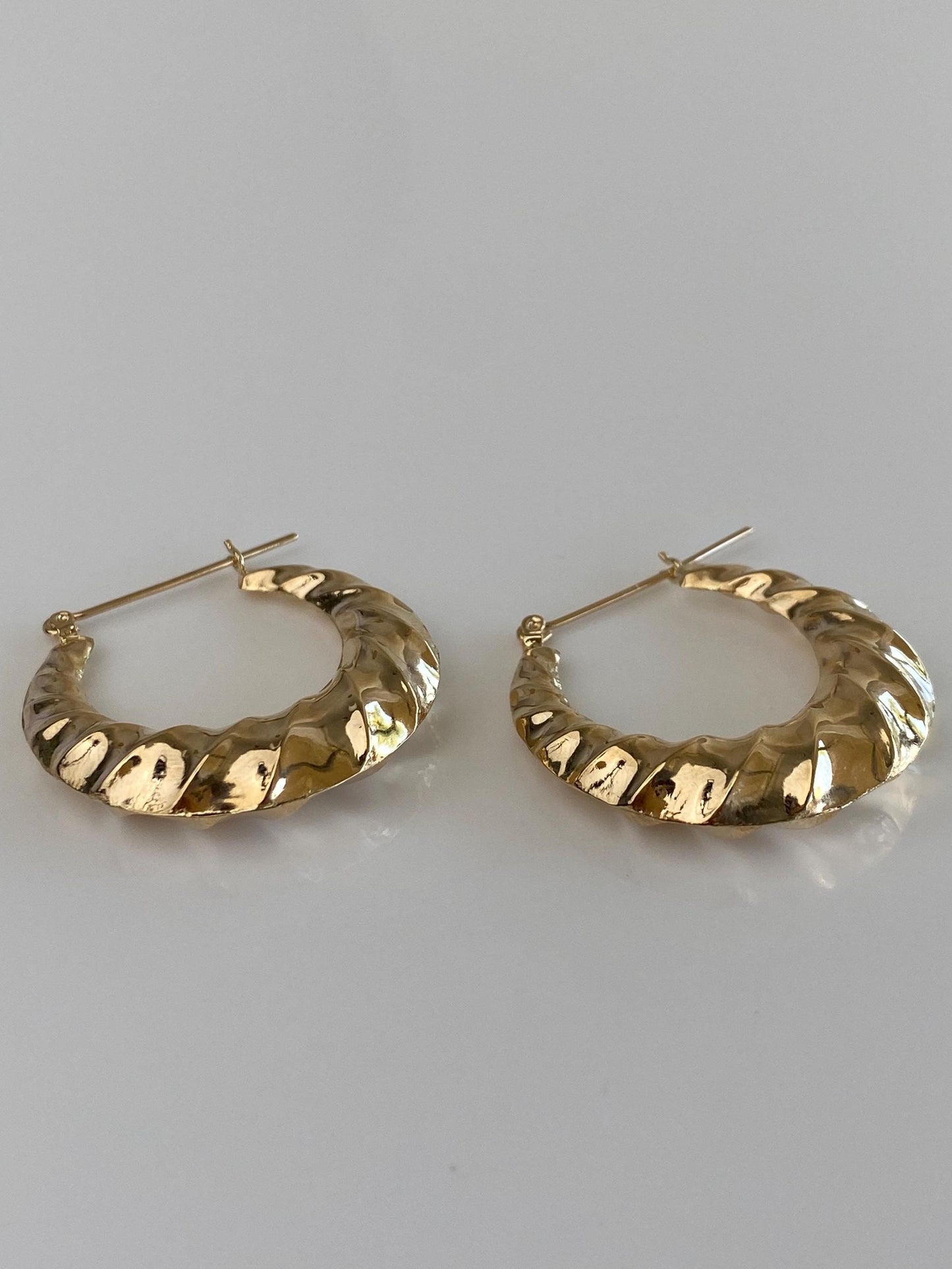 Vintage 14k Yellow Gold Tapered Twist Hoop Earrings