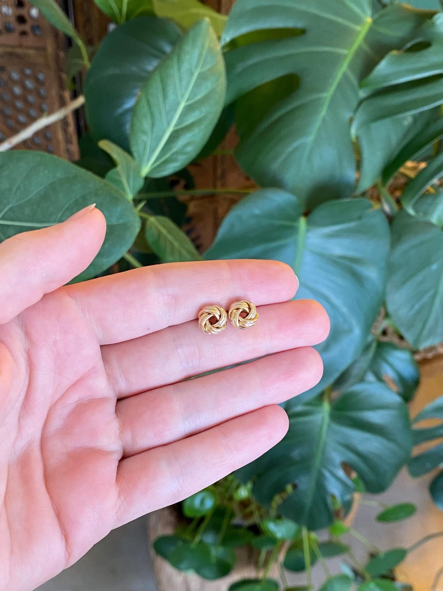 Vintage 18k Yellow Gold Knot Stud Earrings