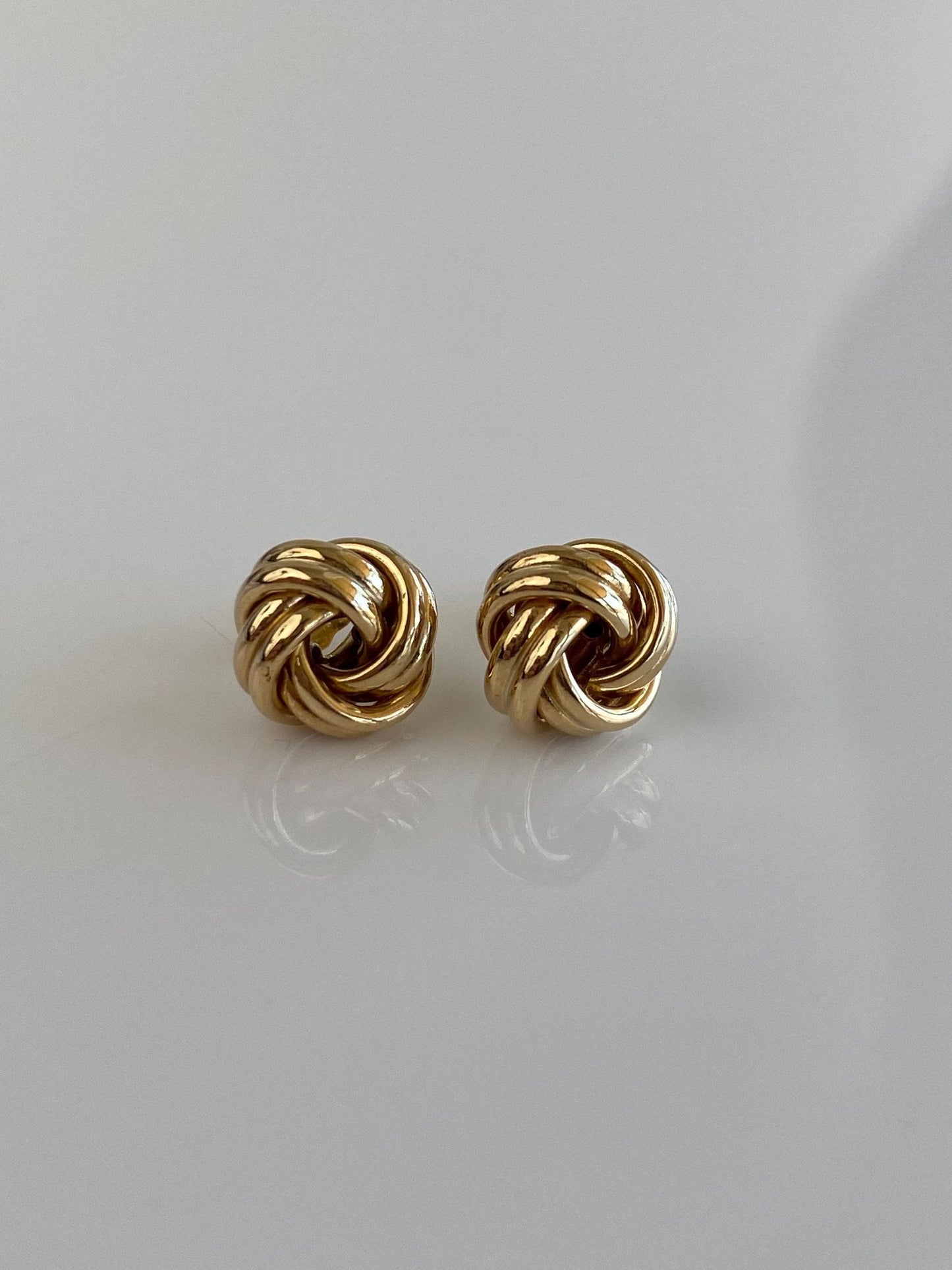 Vintage 18k Yellow Gold Knot Stud Earrings