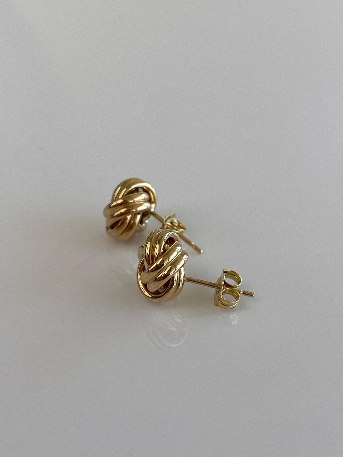 Vintage 18k Yellow Gold Knot Stud Earrings