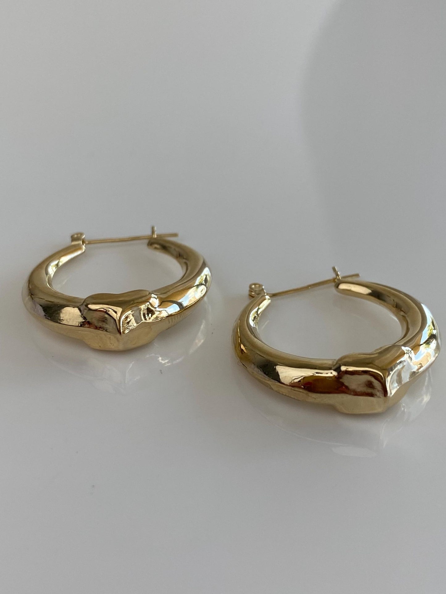 Vintage 14k Yellow Gold Tapered Heart Hoop Earrings