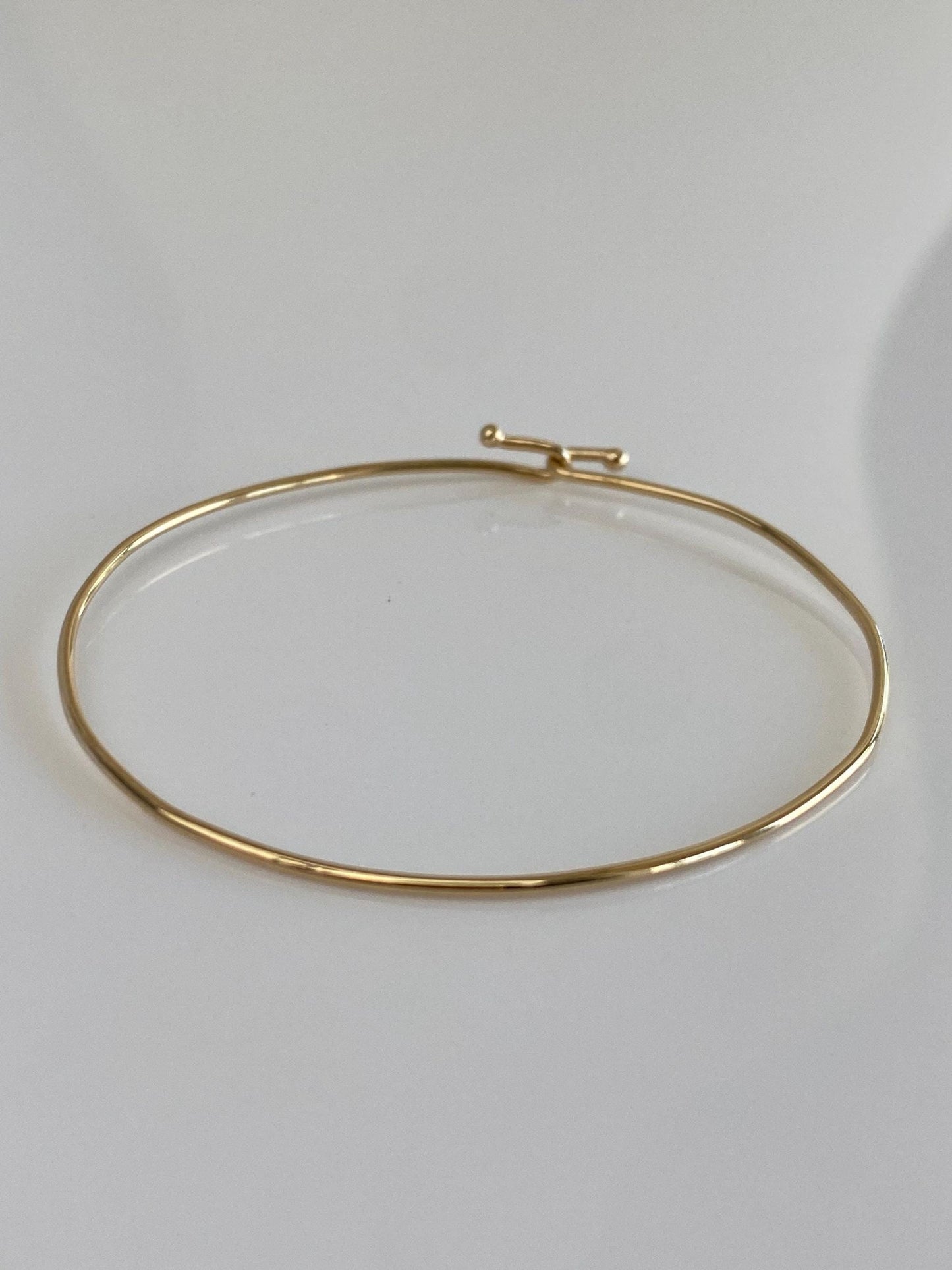 Vintage Solid 14k Yellow Gold Thin Wire Bangle Bracelet
