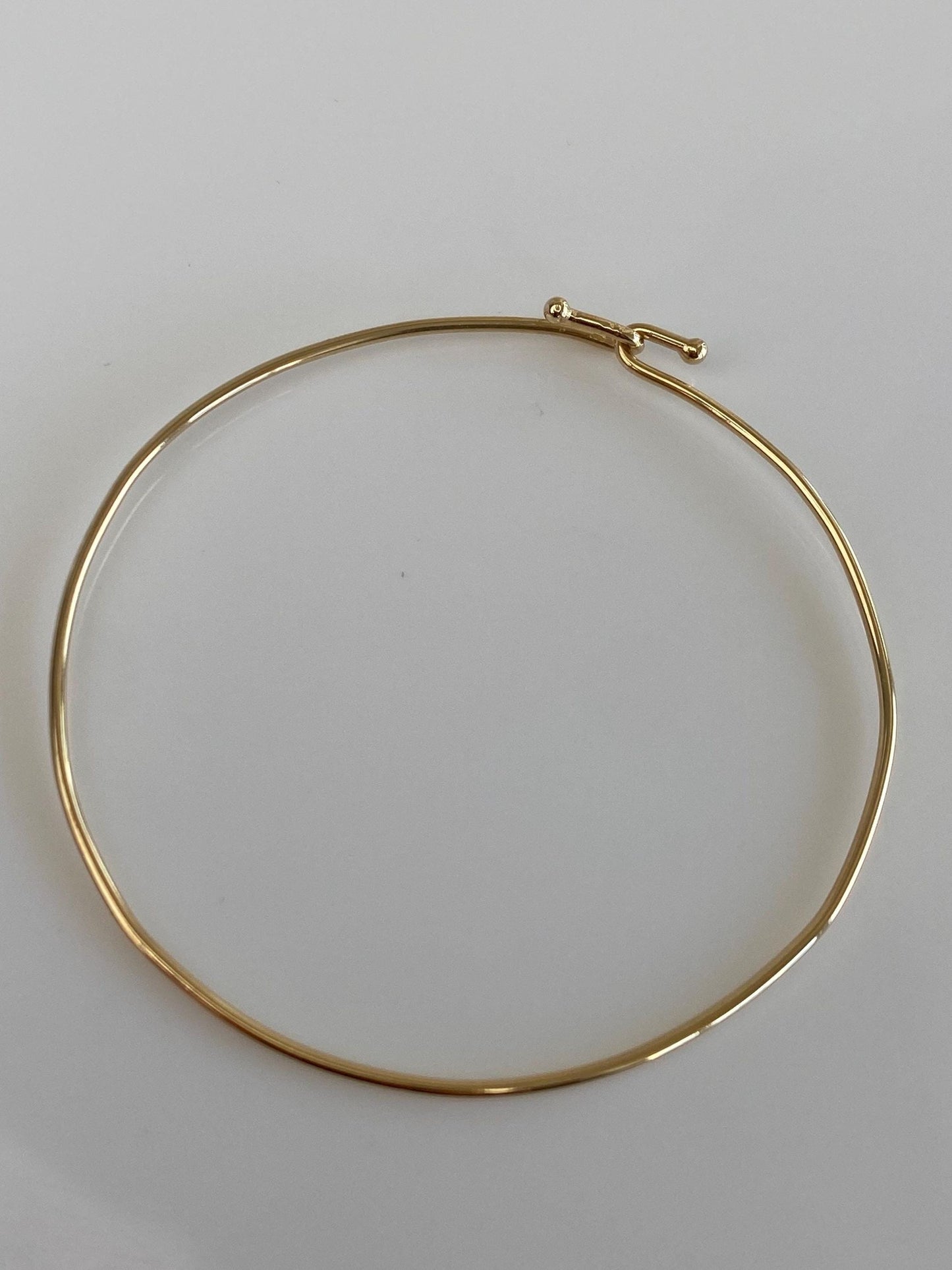 Vintage Solid 14k Yellow Gold Thin Wire Bangle Bracelet