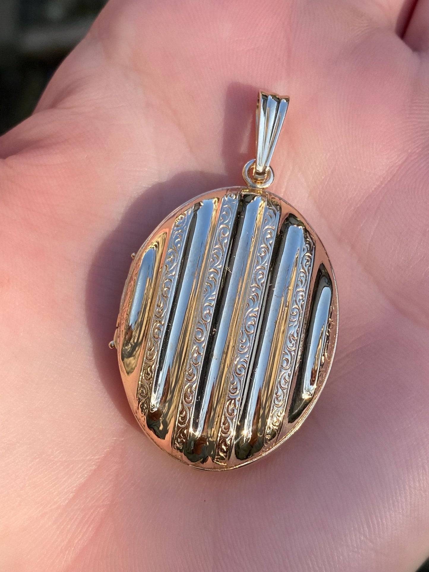 Vintage Solid 14k Yellow Gold Lined Texture Large Locket Charm