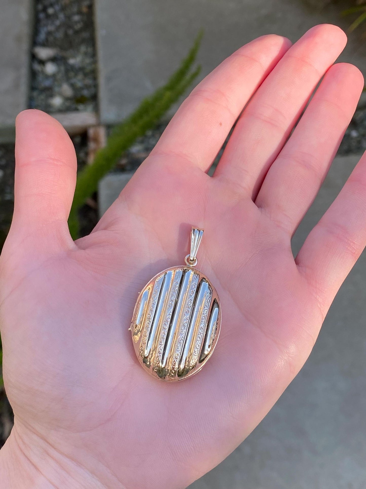 Vintage Solid 14k Yellow Gold Lined Texture Large Locket Charm