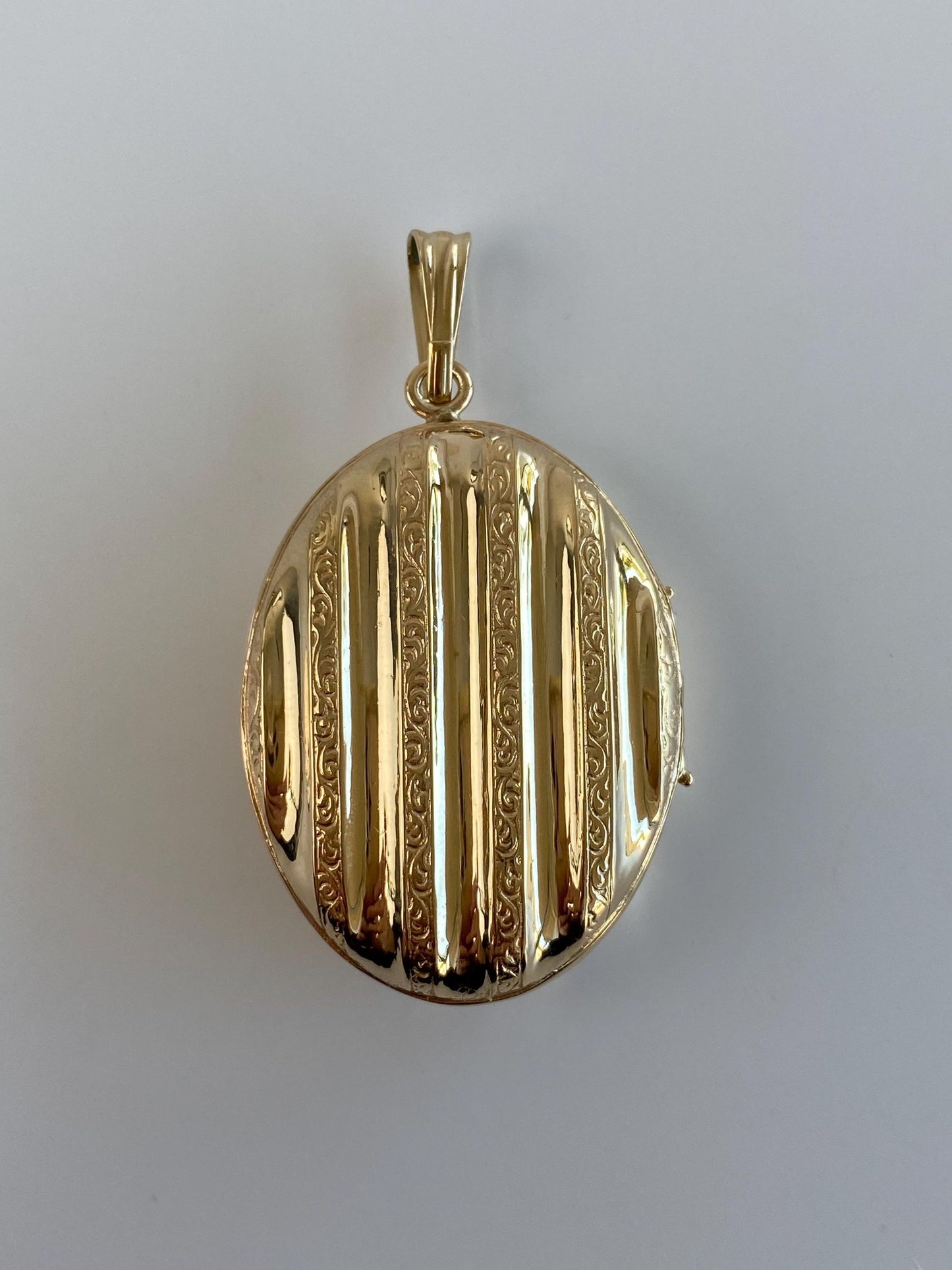 Vintage Solid 14k Yellow Gold Lined Texture Large Locket Charm
